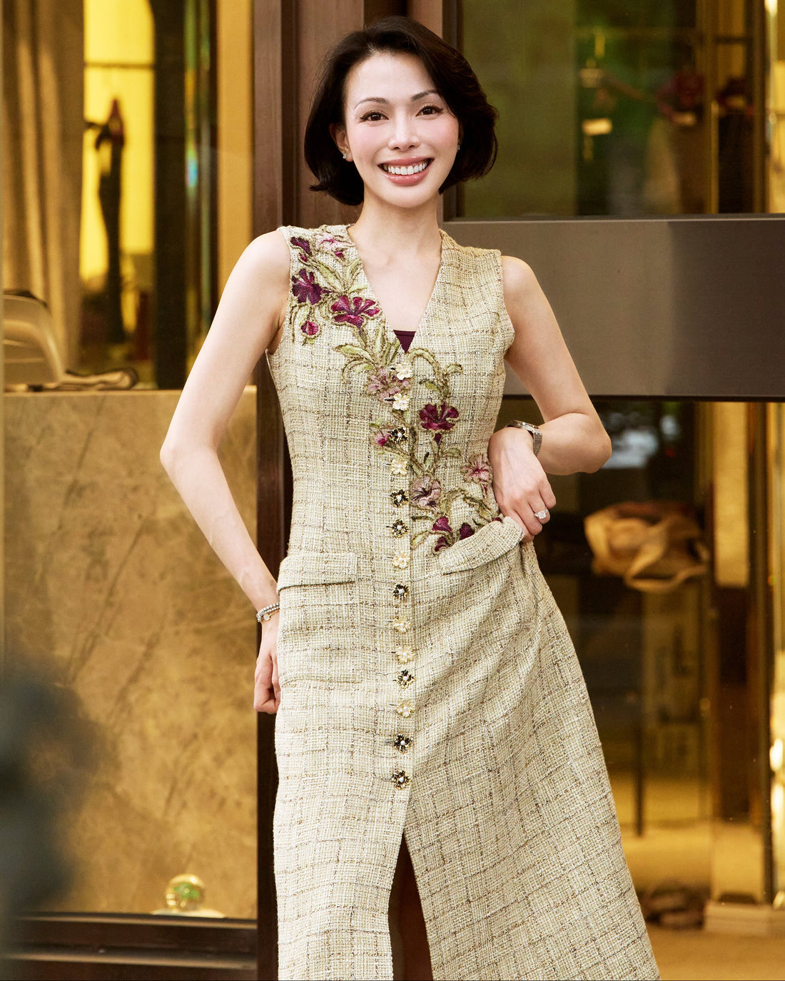 “Chelsea Citywalk”義大利花呢拼接法國蕾絲刺繡長款背心洋裝—Rosewood 莓紅木香