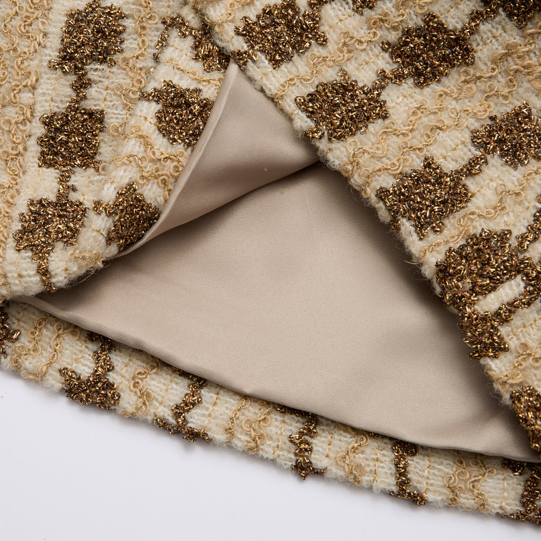 “Sloane Ave."法國高級訂製特殊金絲圈結花呢短褲—Golden Ink金墨詩心