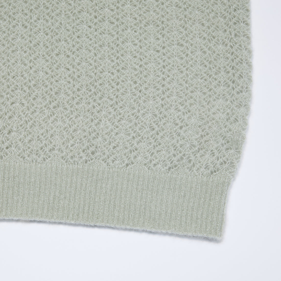 “Spring Diary”  Silk Cashmere真絲蕾絲工藝中領針織背心—Verdant Veil青霧薄影