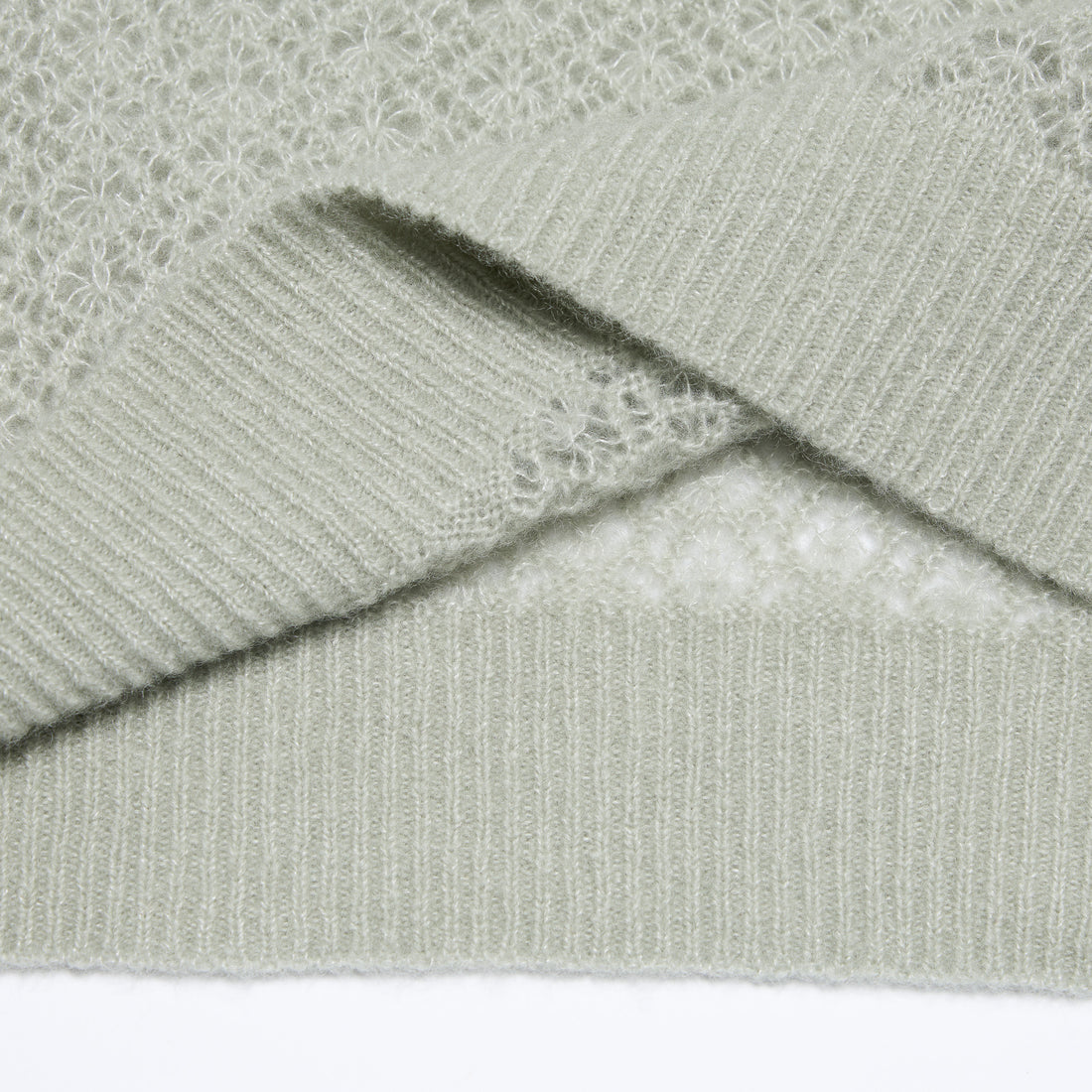 “Spring Diary”  Silk Cashmere真絲蕾絲工藝中領針織背心—Verdant Veil青霧薄影