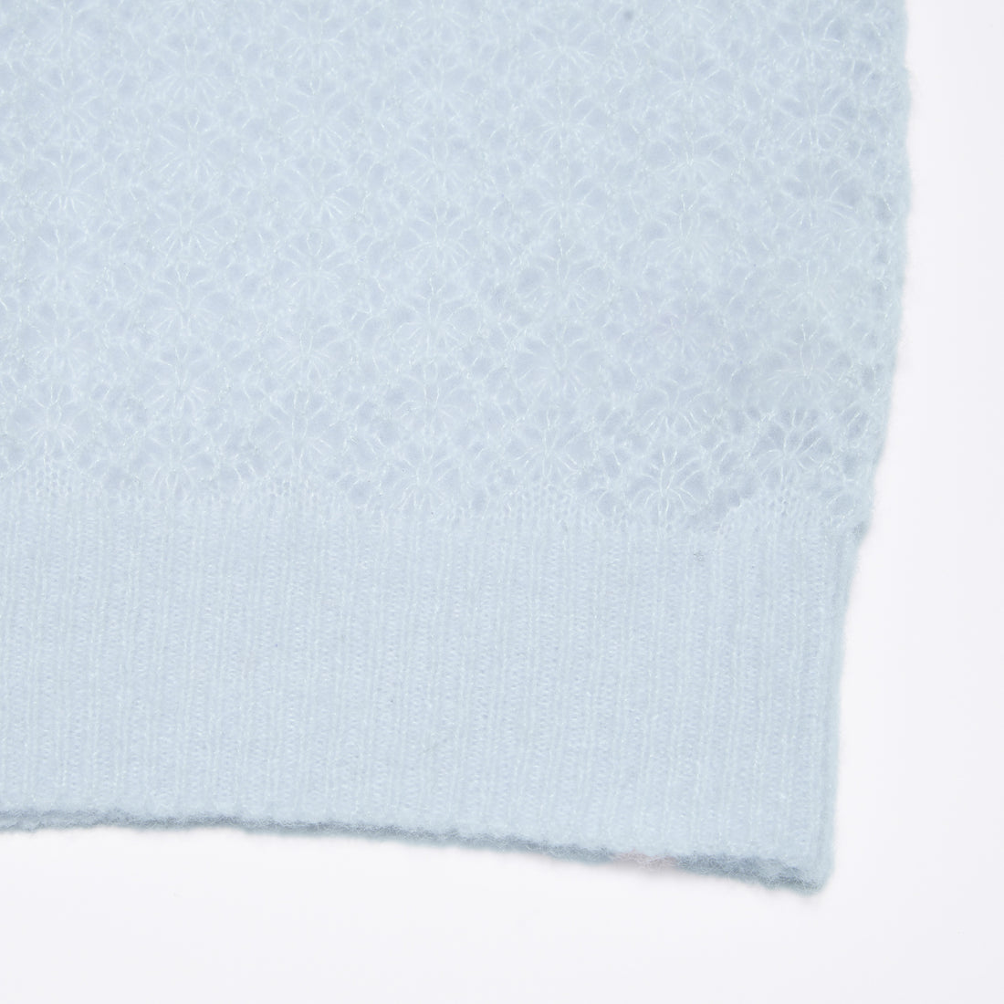 “Spring Diary”  Silk Cashmere真絲蕾絲工藝中領針織背心—Azure Glow藍霧輕光