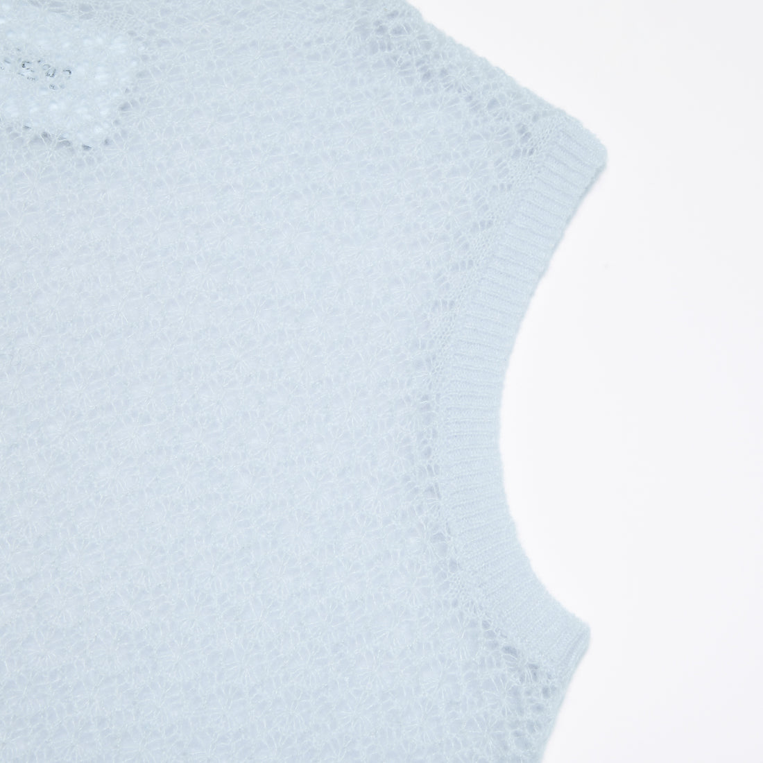 “Spring Diary”  Silk Cashmere真絲蕾絲工藝中領針織背心—Azure Glow藍霧輕光