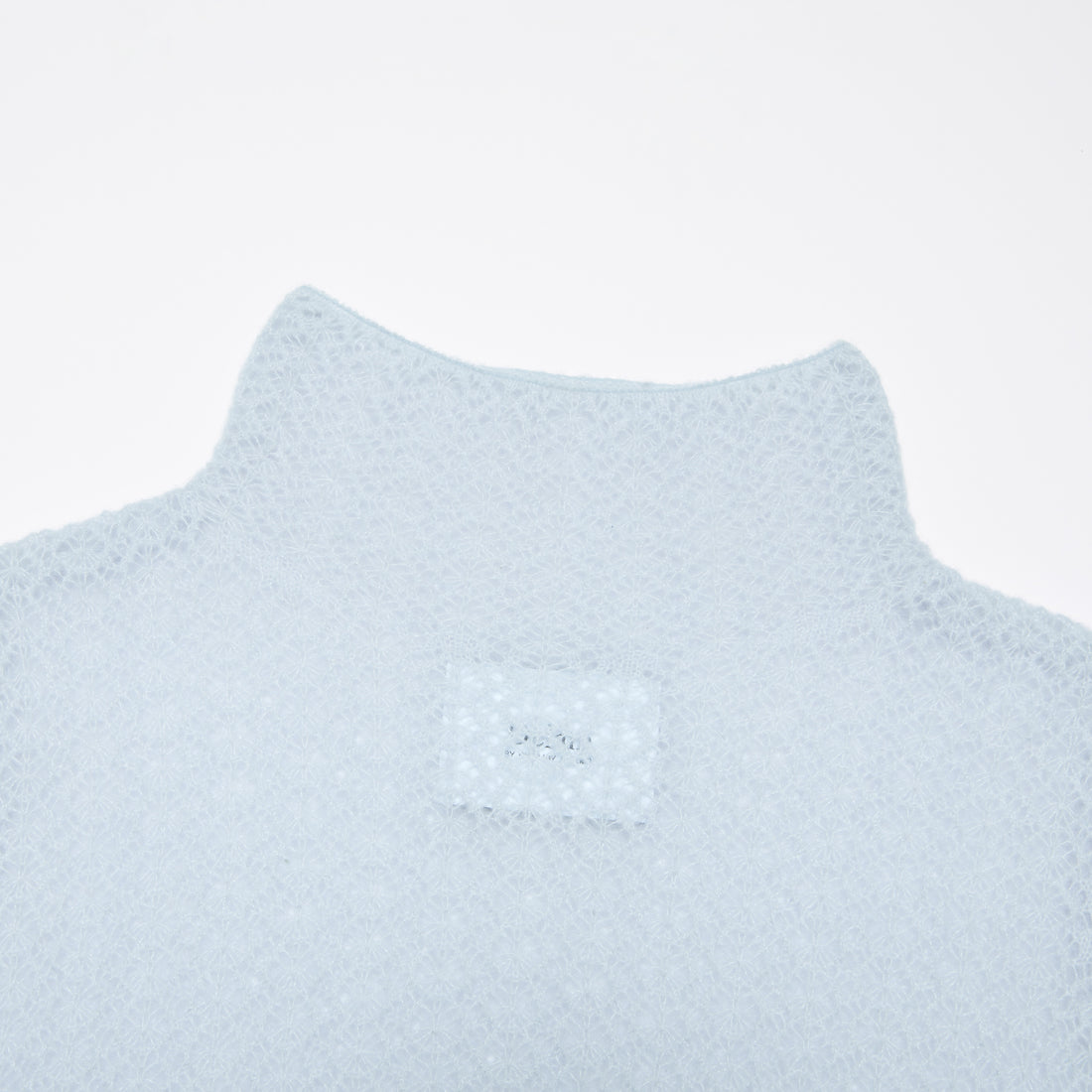 “Spring Diary”  Silk Cashmere真絲蕾絲工藝中領針織背心—Azure Glow藍霧輕光