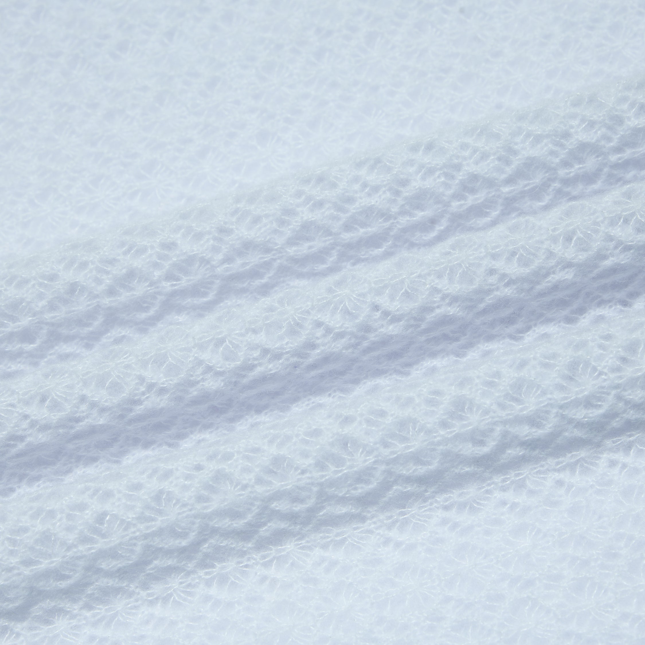 “Spring Diary”  Silk Cashmere真絲蕾絲工藝中領針織背心—Azure Glow藍霧輕光