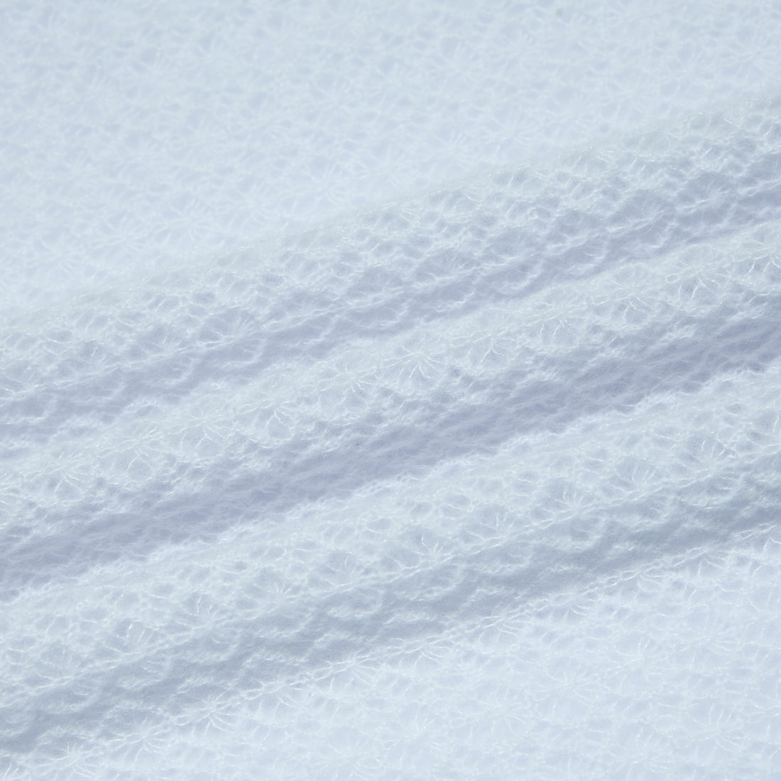 “Spring Diary”  Silk Cashmere真絲蕾絲工藝中領針織背心—Azure Glow藍霧輕光