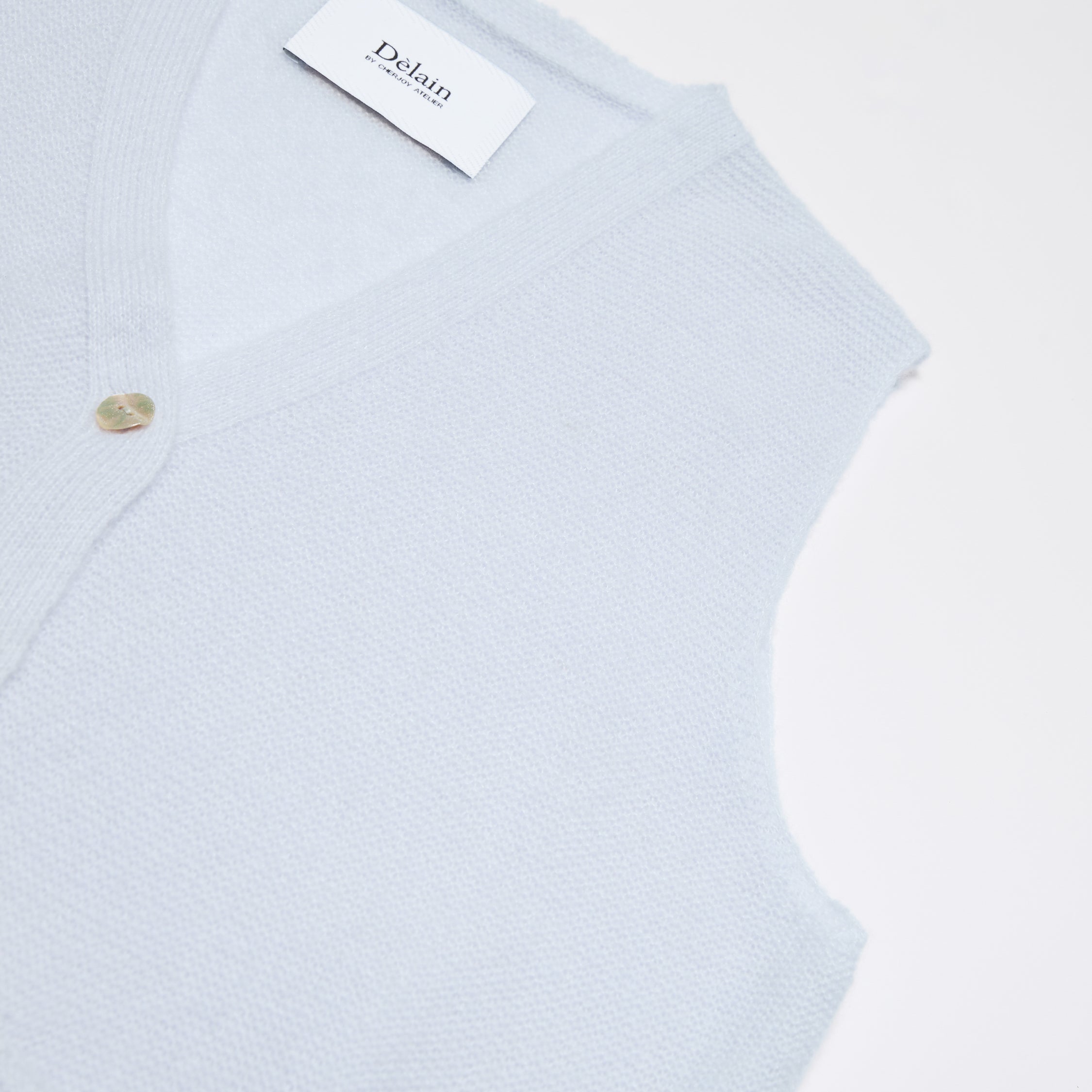 Spring Diary” Silk Cashmere真絲兩件式背心針織上衣—Azure Glow藍霧輕光