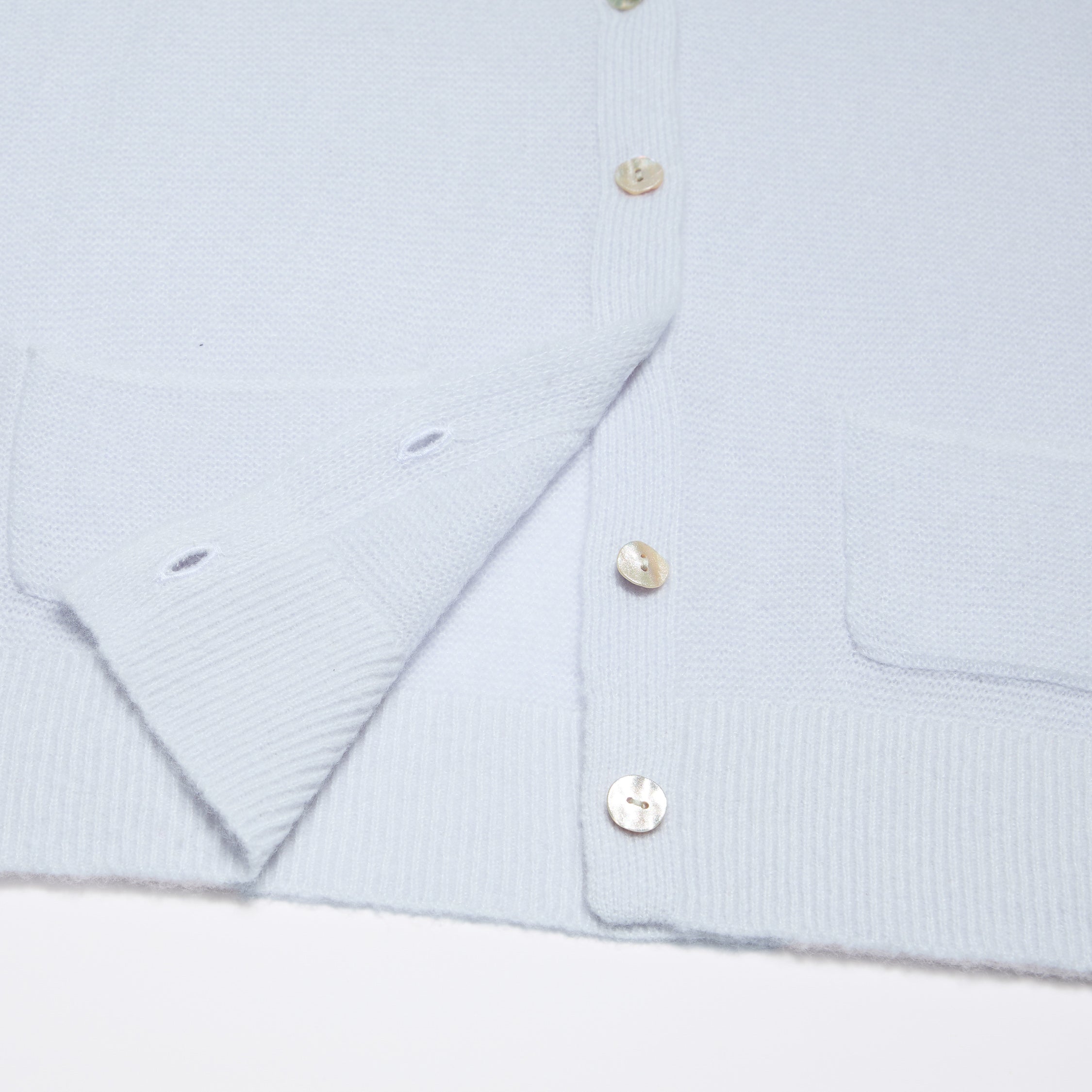 Spring Diary” Silk Cashmere真絲兩件式背心針織上衣—Azure Glow藍霧輕光