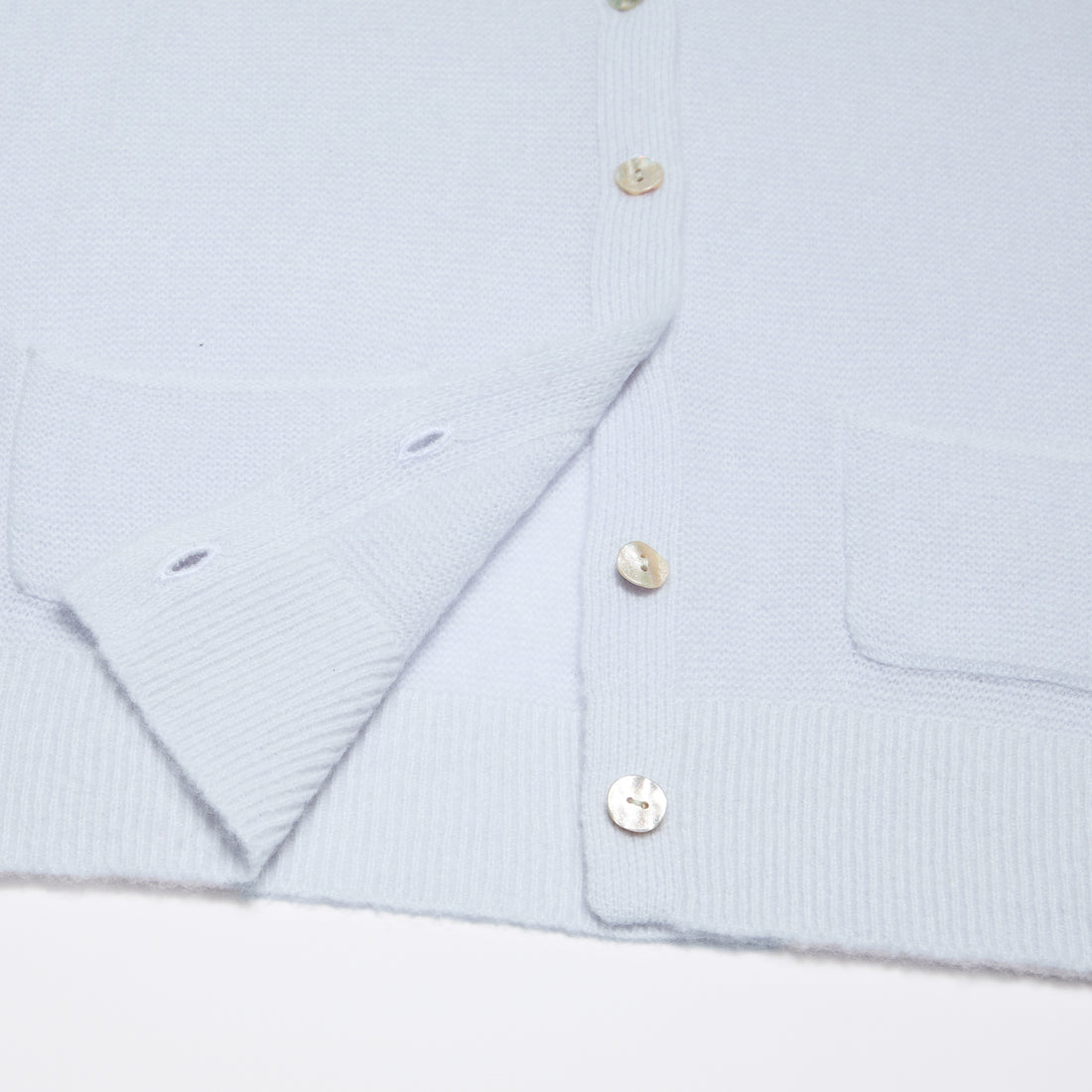 Spring Diary” Silk Cashmere真絲兩件式背心針織上衣—Azure Glow藍霧輕光