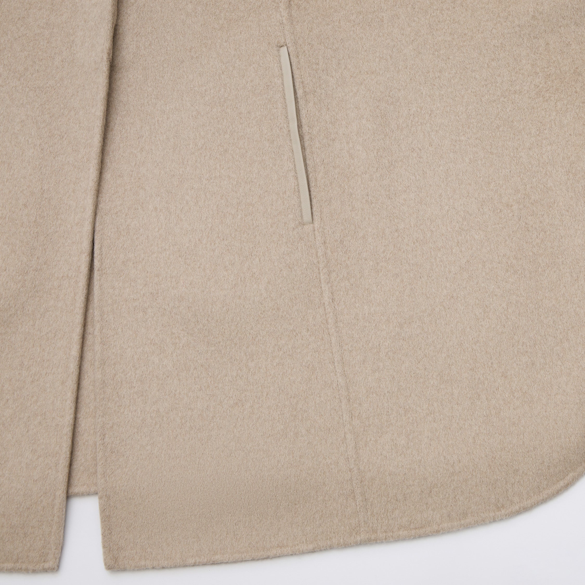 “Winter Diary”100%Cashmere雙面長絨工藝翻領斗篷外套—Warm Taupe暖砂絨夢