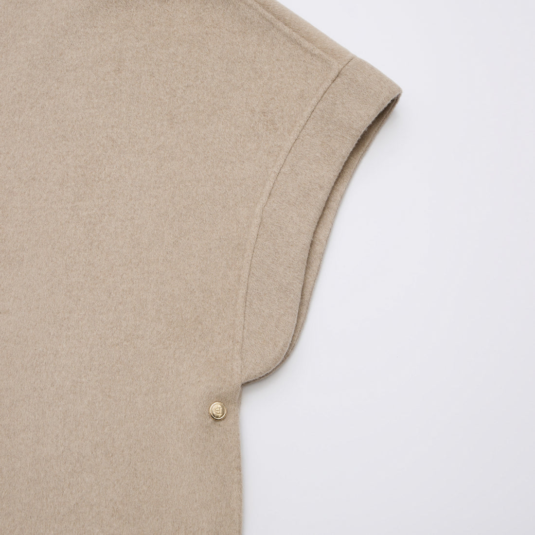 “Winter Diary”100%Cashmere雙面長絨工藝翻領斗篷外套—Warm Taupe暖砂絨夢