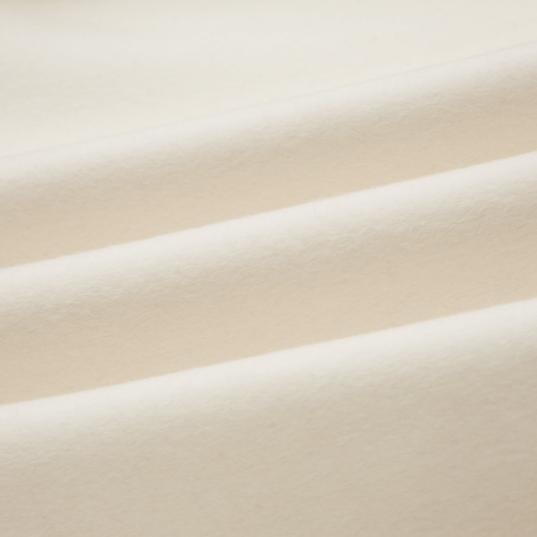 “Winter Diary”100%Cashmere雙面長絨工藝翻領斗篷外套—Frost Veil白境冬霧