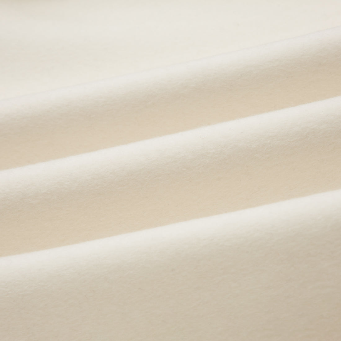 “Winter Diary”100%Cashmere雙面長絨工藝翻領斗篷外套—Frost Veil白境冬霧