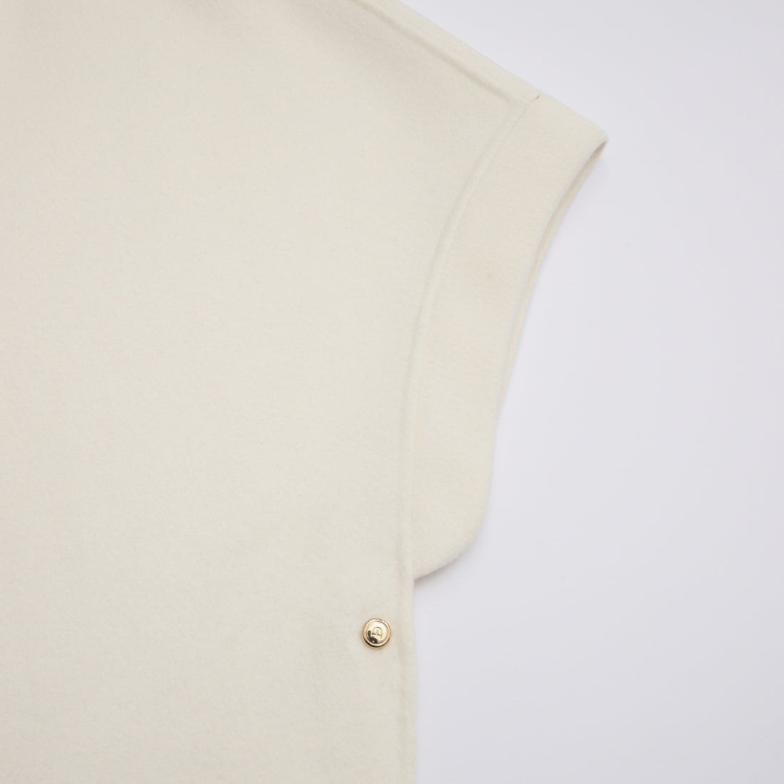 “Winter Diary”100%Cashmere雙面長絨工藝翻領斗篷外套—Frost Veil白境冬霧