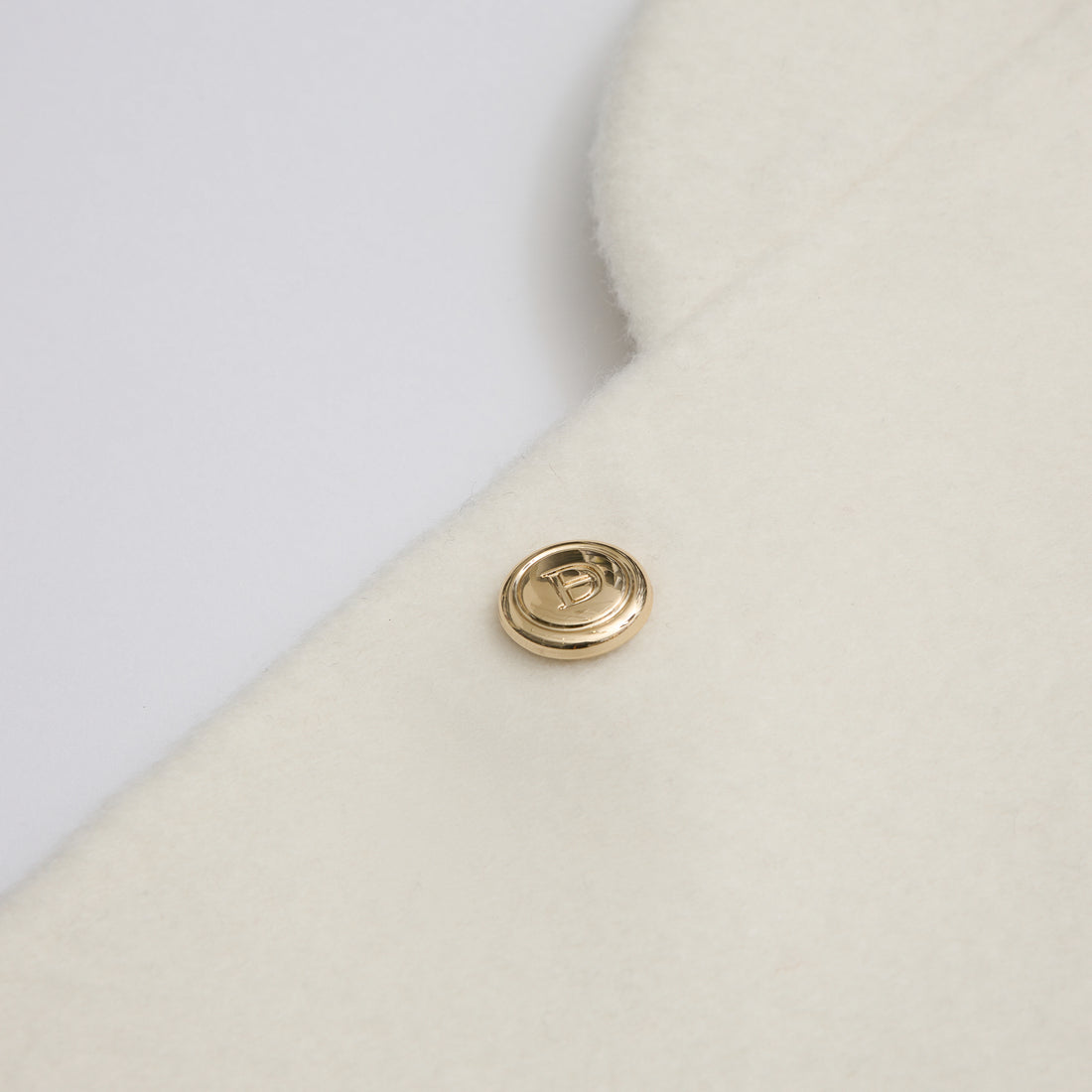 “Winter Diary”100%Cashmere雙面長絨工藝翻領斗篷外套—Frost Veil白境冬霧