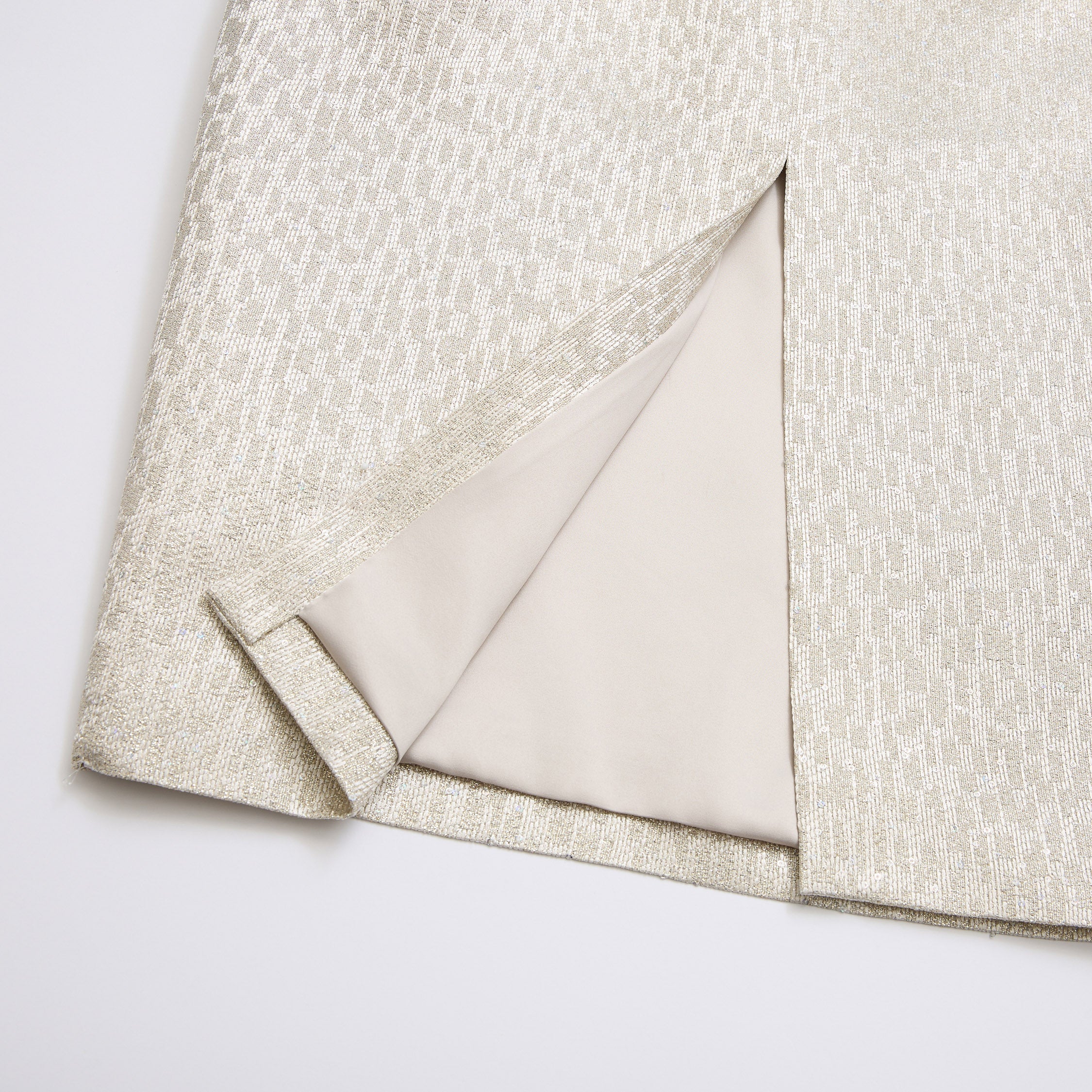 "Arcade of CherJoy Atelier."義大利特殊燦光織紋立體剪裁修身桃心領洋裝—Midnight Starlume月光華爾滋