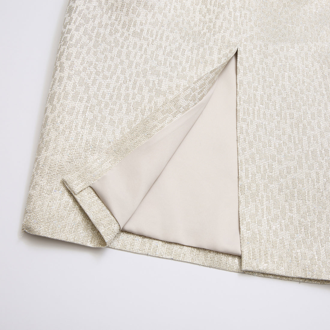 "Arcade of CherJoy Atelier."義大利特殊燦光織紋立體剪裁修身桃心領洋裝—Midnight Starlume月光華爾滋