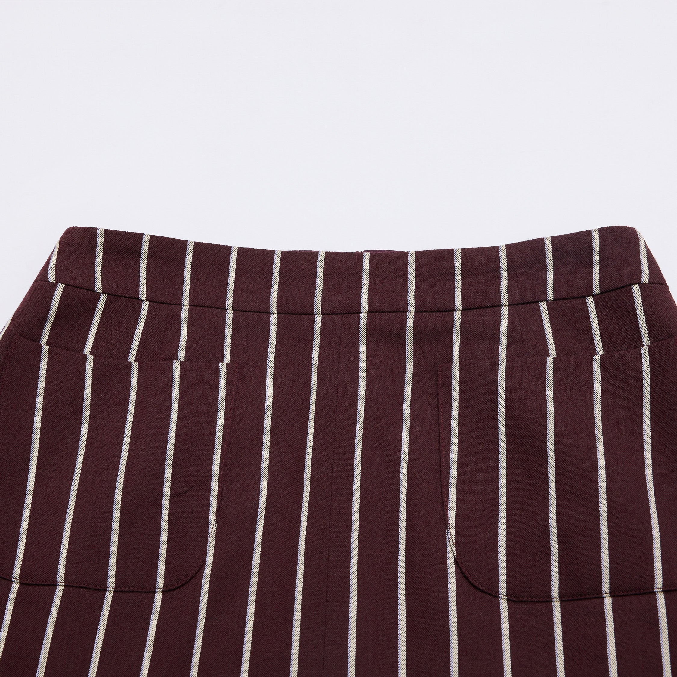 "Speak Sleek."義大利頂級羊毛直條西裝及膝裙—Rouge Nuit醺紅夜語