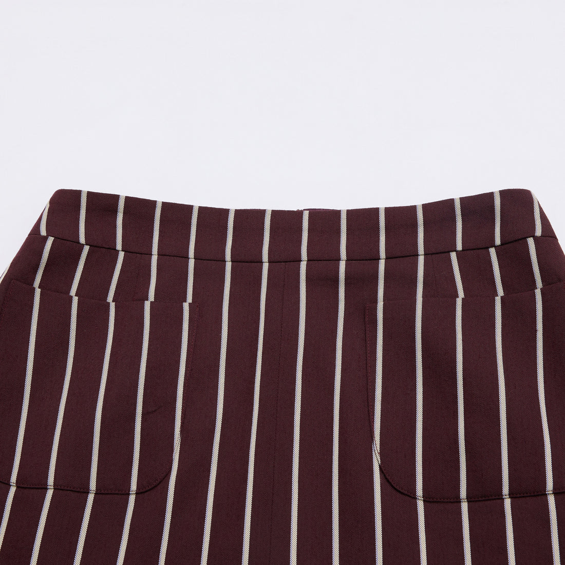 "Speak Sleek."義大利頂級羊毛直條西裝及膝裙—Rouge Nuit醺紅夜語