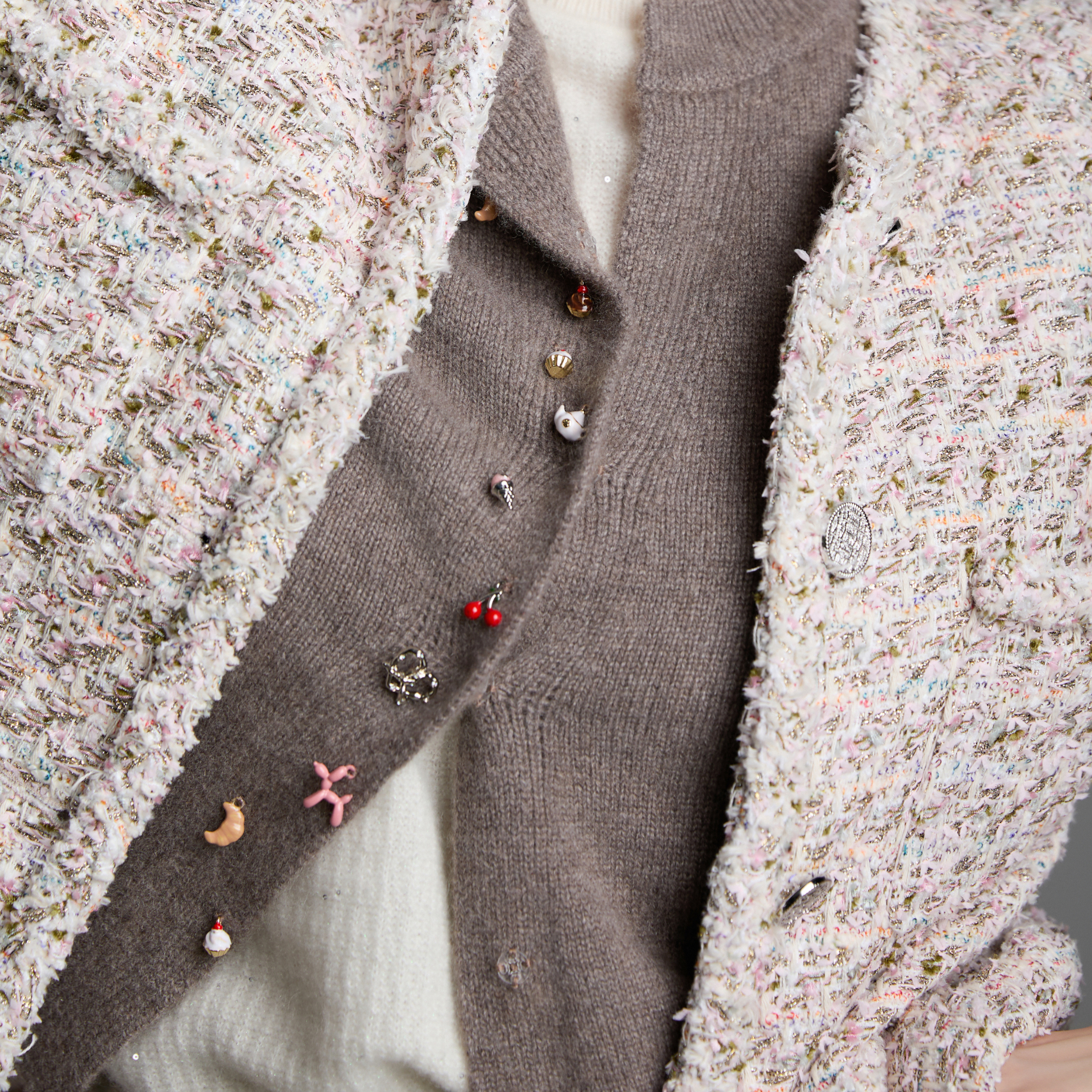 “Autumn Diary” 100% Cashmere斜襟立體釦飾針織外套—Cacao Butter可可巴特