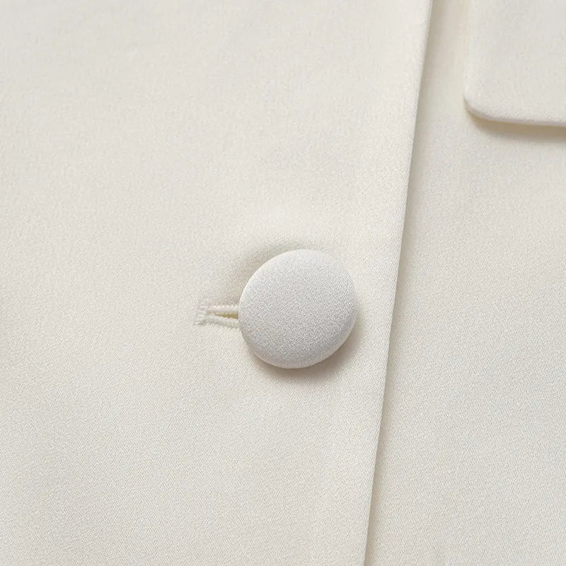 "British Elegance" Oversized Blazer - White 