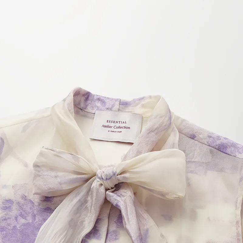 “Brunch at Ritz.” 義大利 Valentino 提花面料綁帶上衣