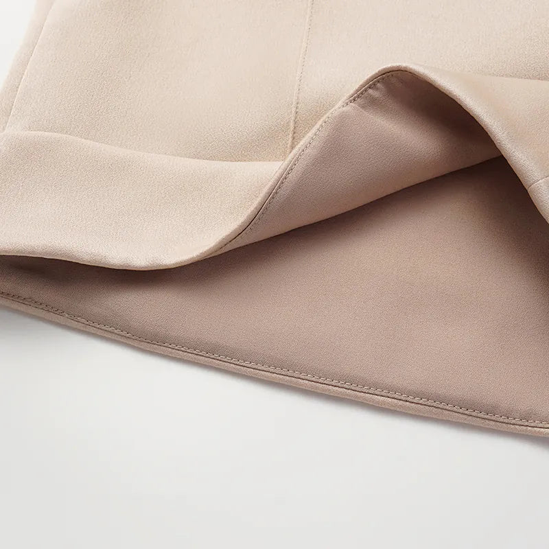 “英式優雅” 壓線西裝短褲— 裸色