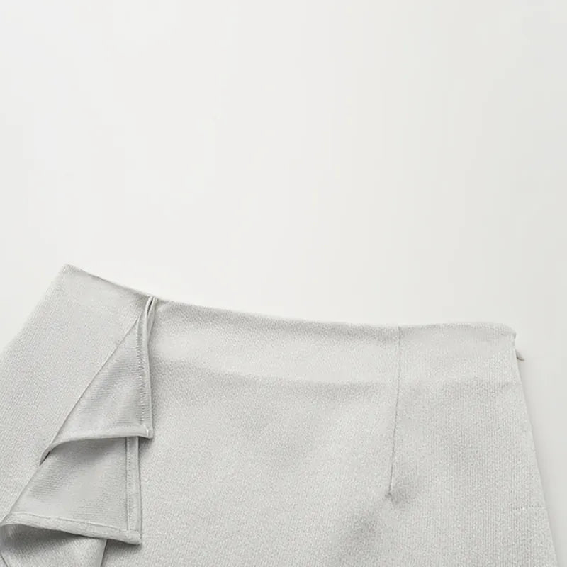 “Easy Go Chic” 醋酸針織面料特殊剪裁鉛筆裙 — 銀白