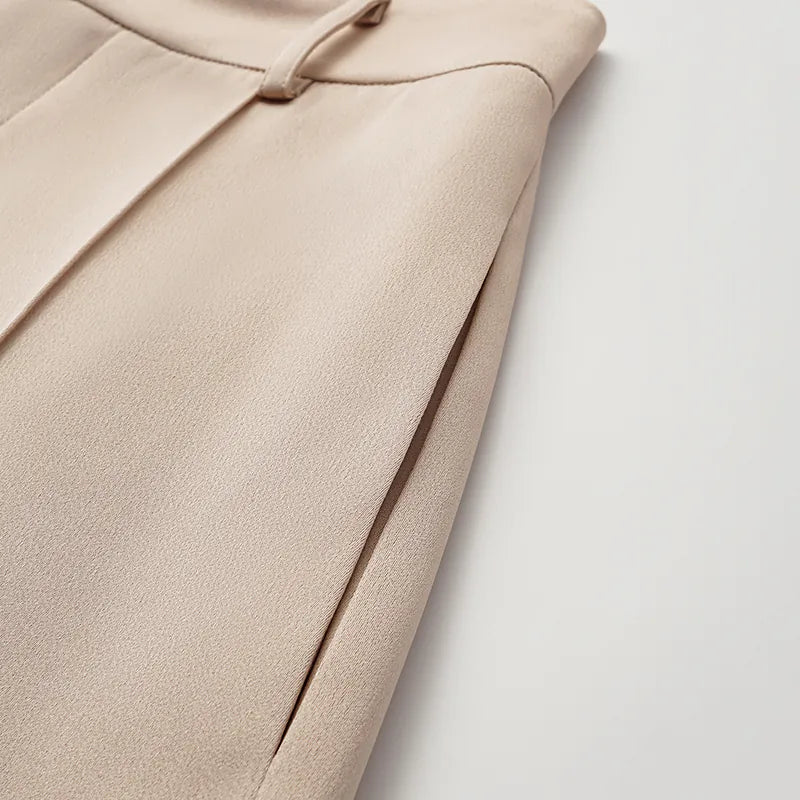 “英式優雅” 壓線西裝短褲— 裸色