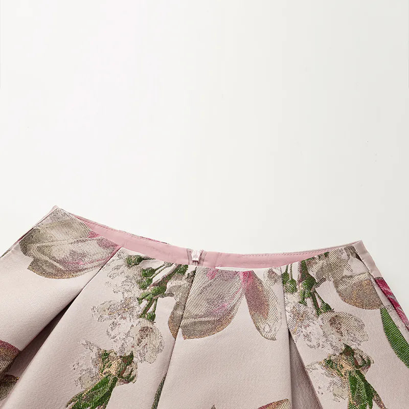 "Imperial Garden Teatime" Italian jacquard shorts - Magnolia 