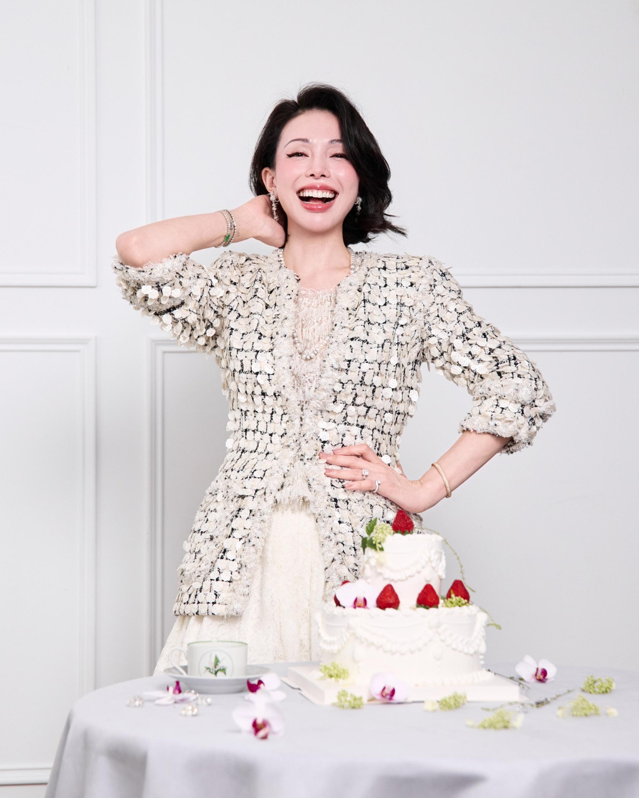“Arcade of CherJoy Atelier”瑞士頂級高級訂製亮片工藝立體剪裁外套—Camellia Atelier山茶藝境