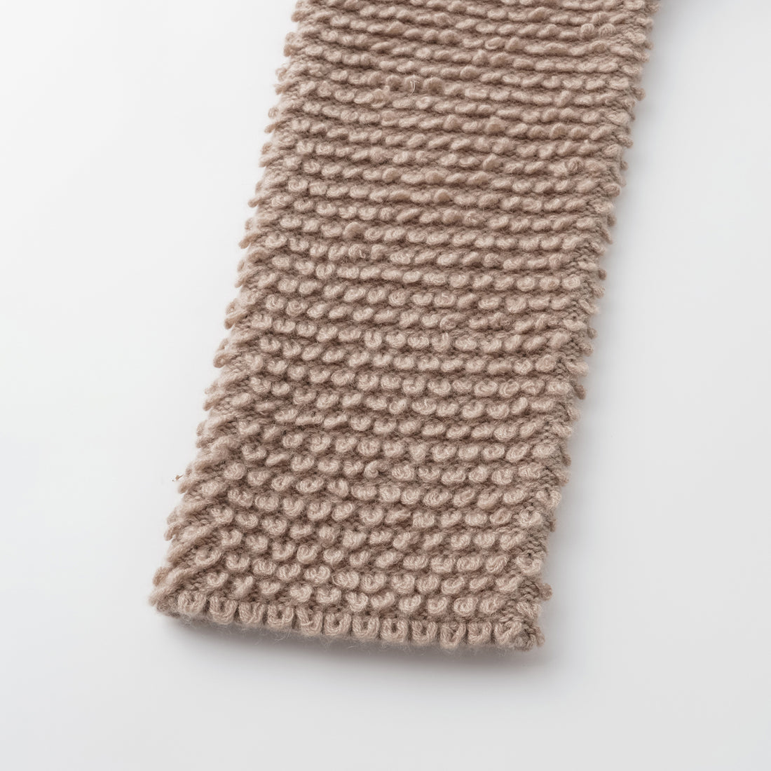 “Winter Diary” 100% Cashmere雲絨立體羽圈針織開衫—Field Fluff穗野絮棕