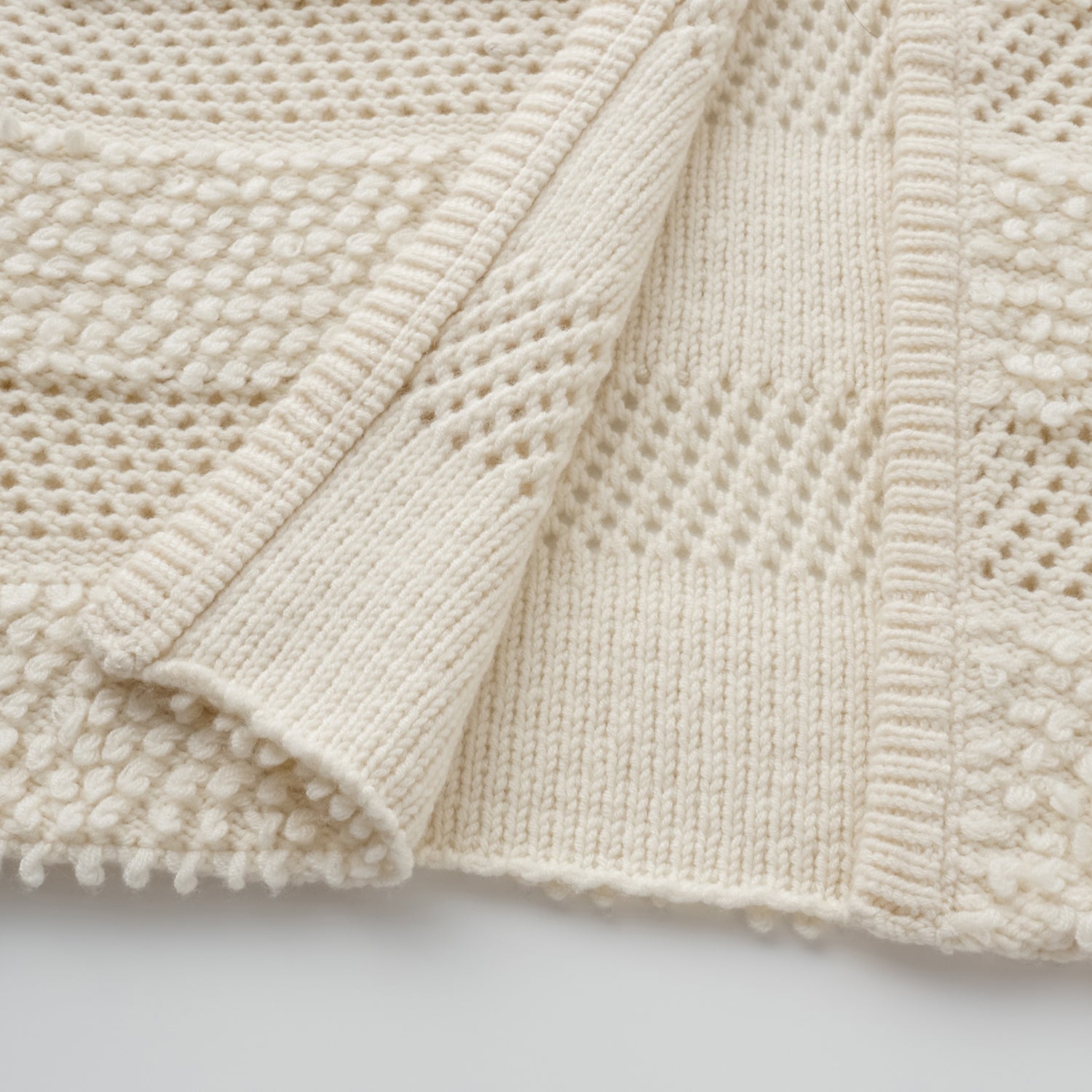 “Winter Diary” 100% Cashmere雲絨立體羽圈針織開衫—Cotton Haze棉野之曦