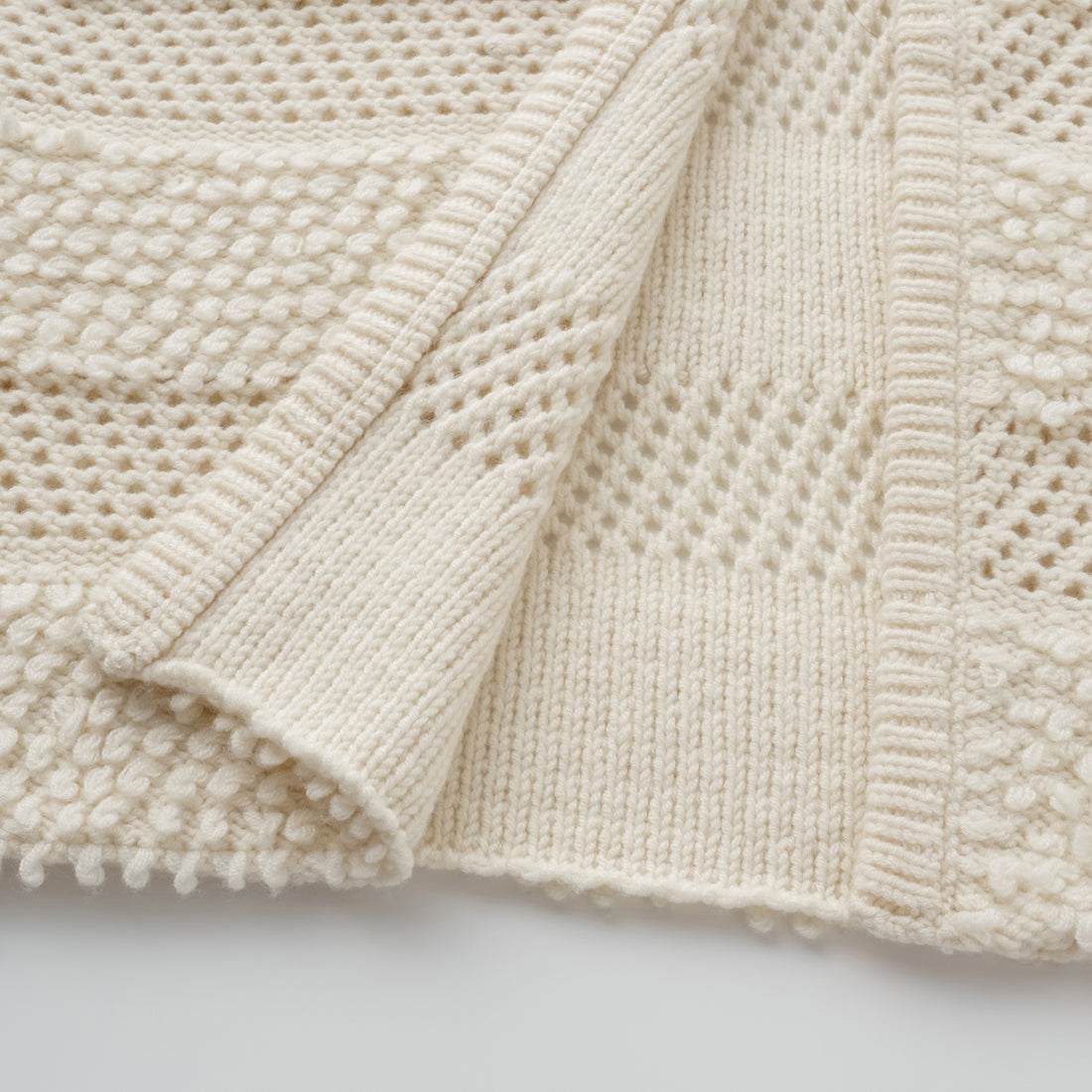 “Winter Diary” 100% Cashmere雲絨立體羽圈針織開衫—Cotton Haze棉野之曦