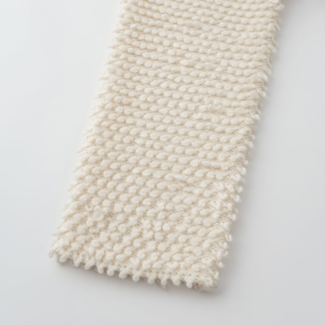 “Winter Diary” 100% Cashmere雲絨立體羽圈針織開衫—Cotton Haze棉野之曦