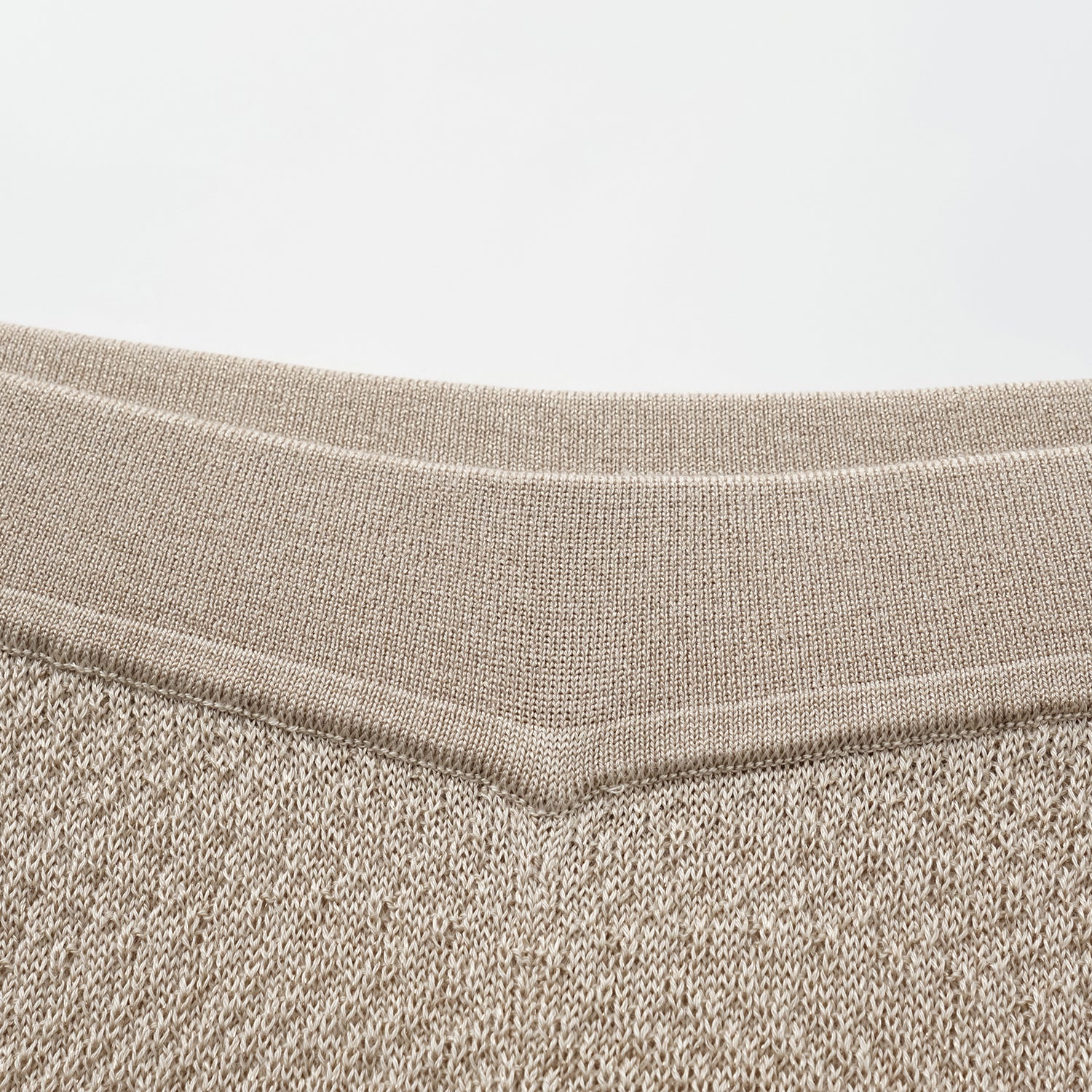 "Hug to Sleep." 雲感絲柔輕織居家長褲—夢落