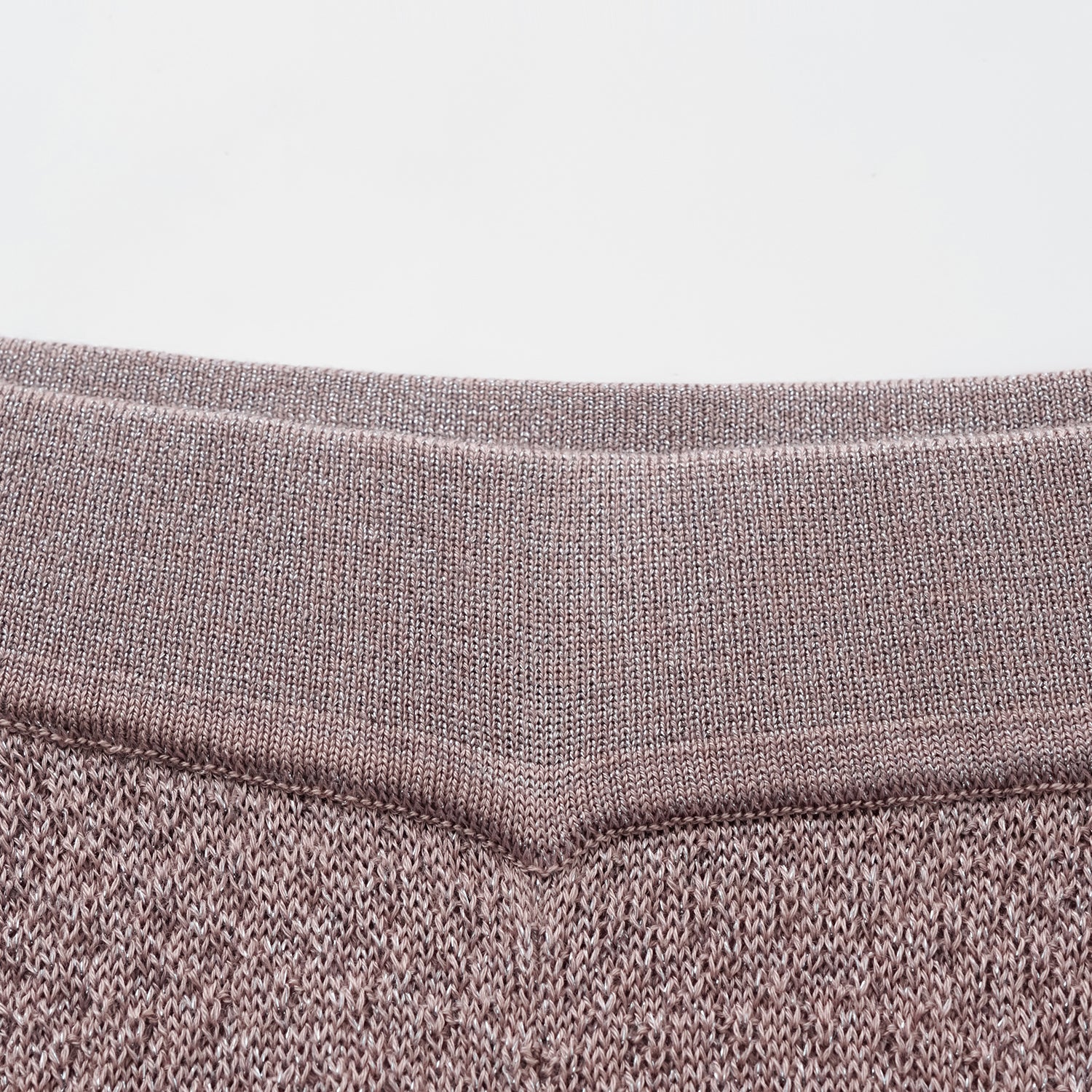 “Hug to Sleep.” 雲感絲柔輕織居家長褲—沉靜