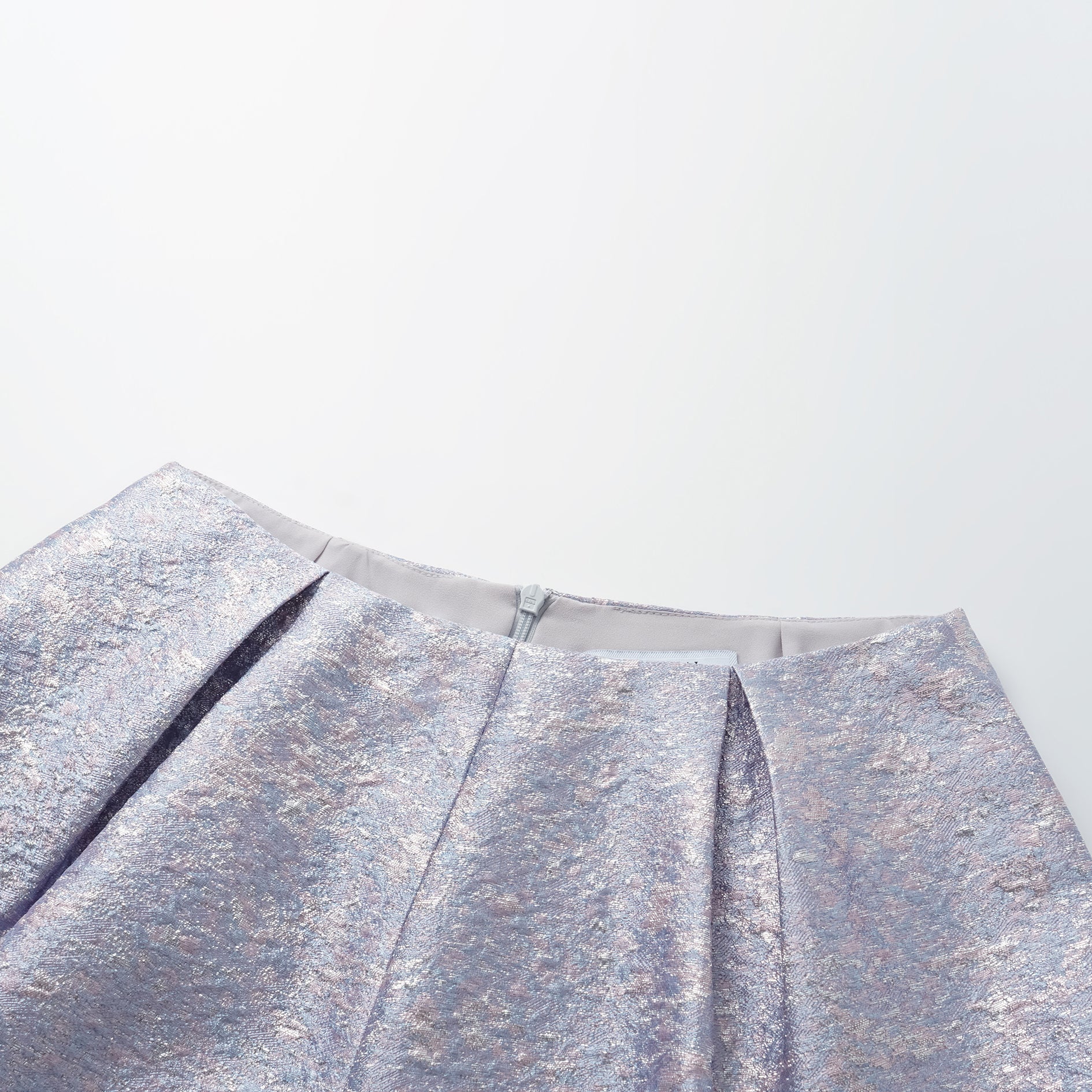 "Imperial Garden Teatime"  義大利立體提花輕國風短褲—荷塘月色