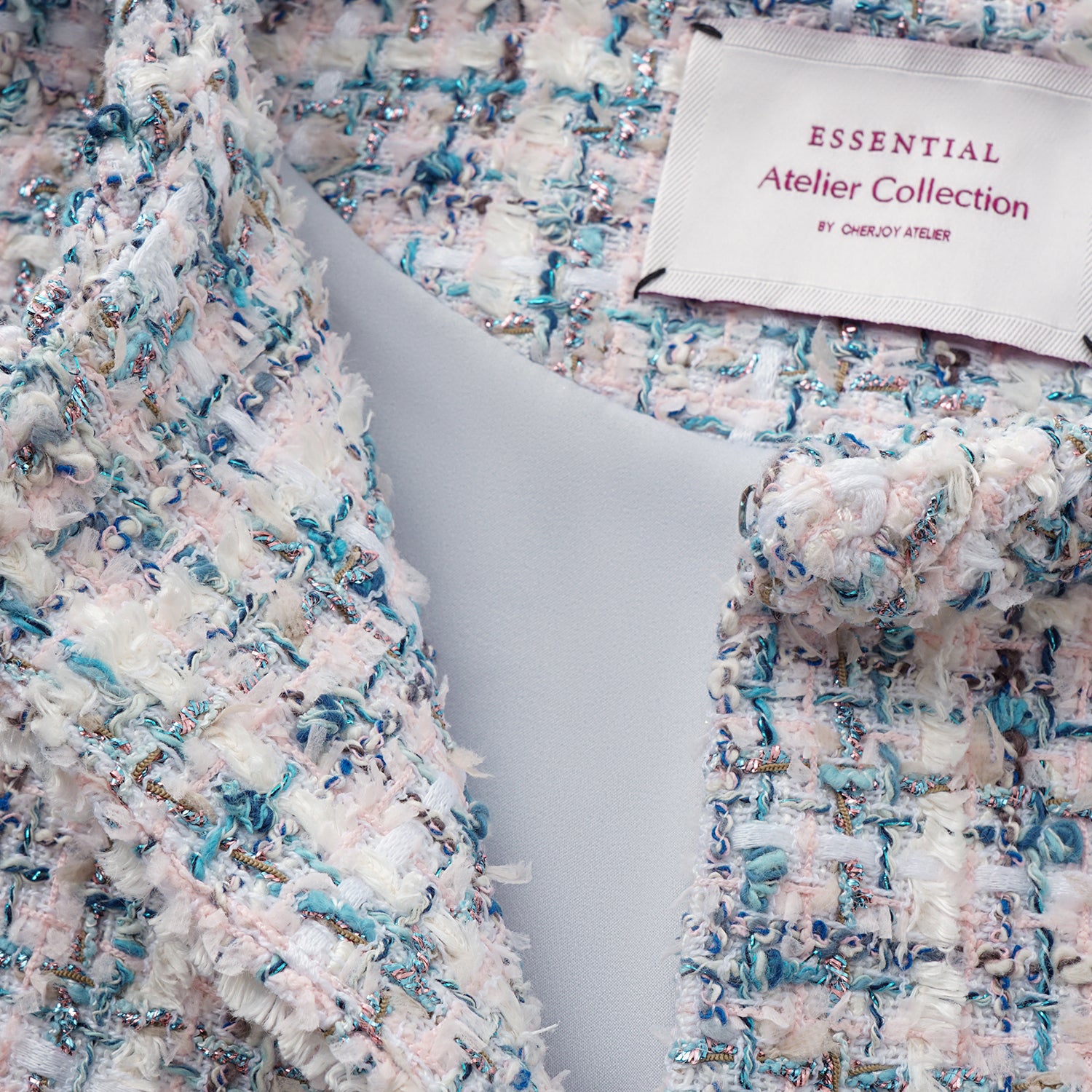 Arcade of CherJoy Atelier."法國經典織藝花呢外套—Southbank Muse南岸畫廊