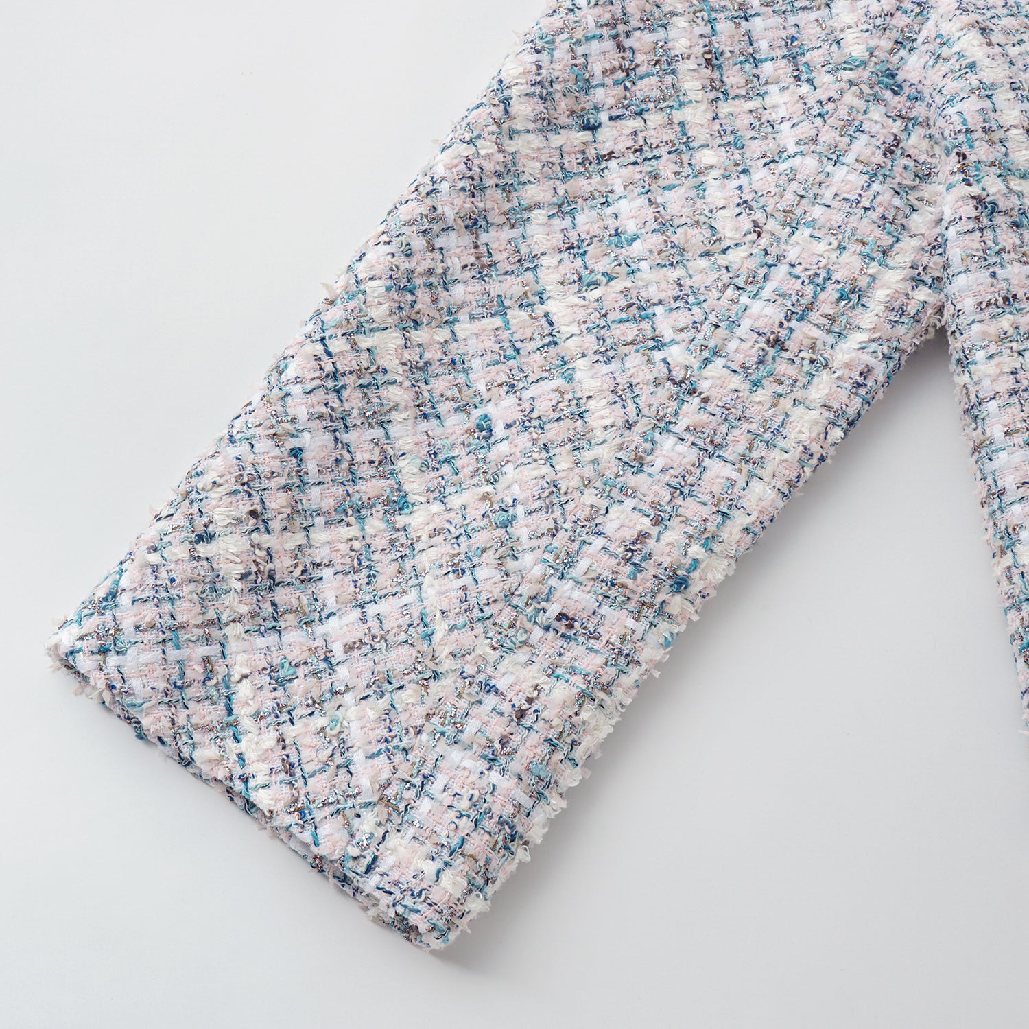 Arcade of CherJoy Atelier."法國經典織藝花呢外套—Southbank Muse南岸畫廊