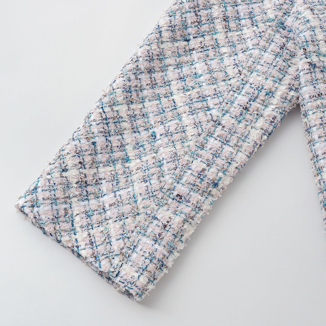 Arcade of CherJoy Atelier."法國經典織藝花呢外套—Southbank Muse南岸畫廊