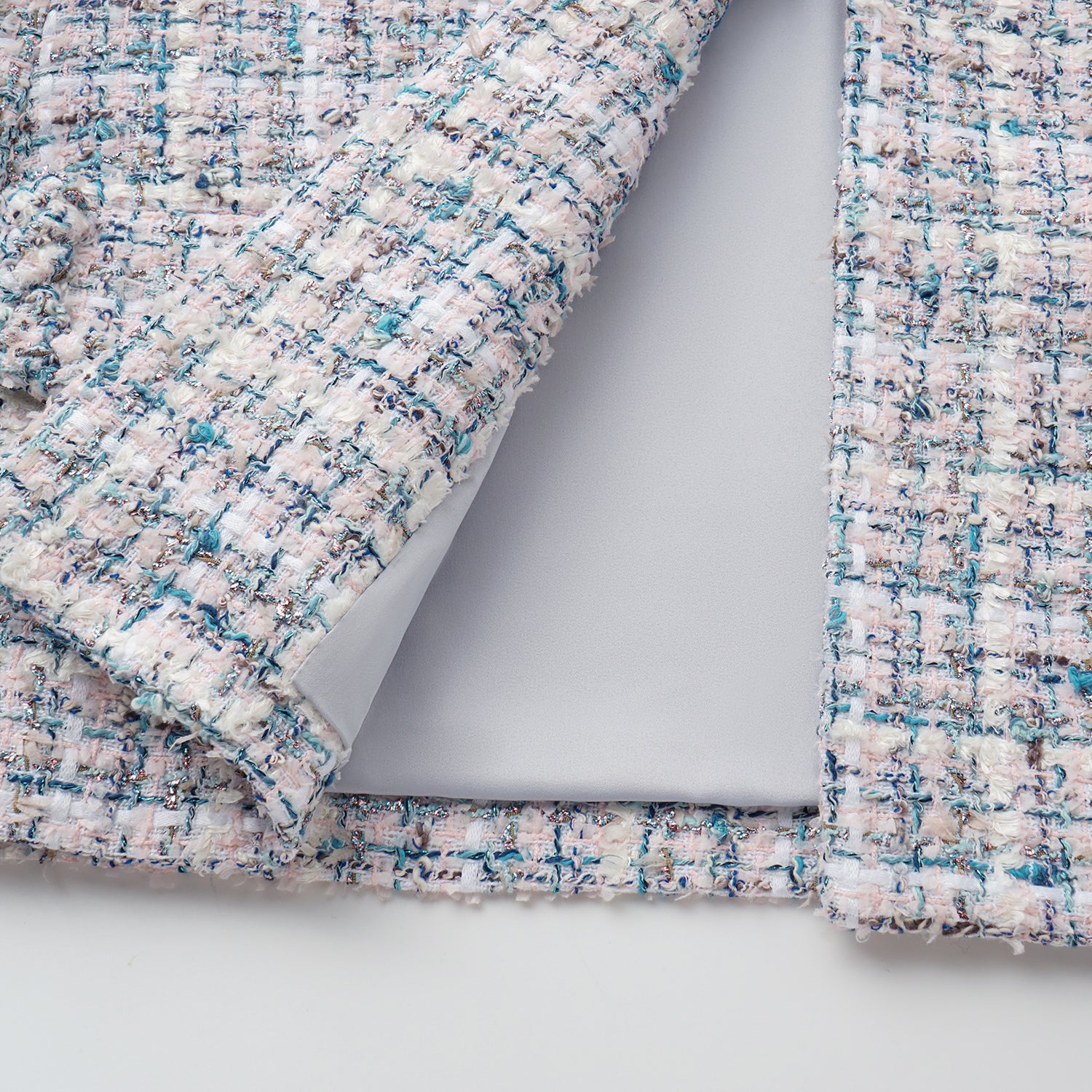 Arcade of CherJoy Atelier."法國經典織藝花呢外套—Southbank Muse南岸畫廊