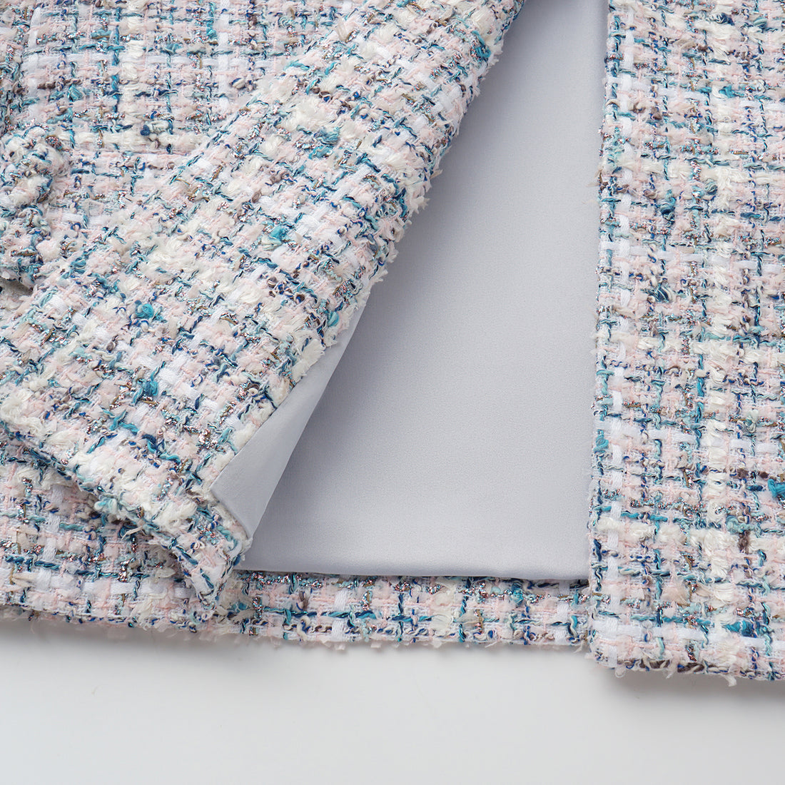 Arcade of CherJoy Atelier."法國經典織藝花呢外套—Southbank Muse南岸畫廊