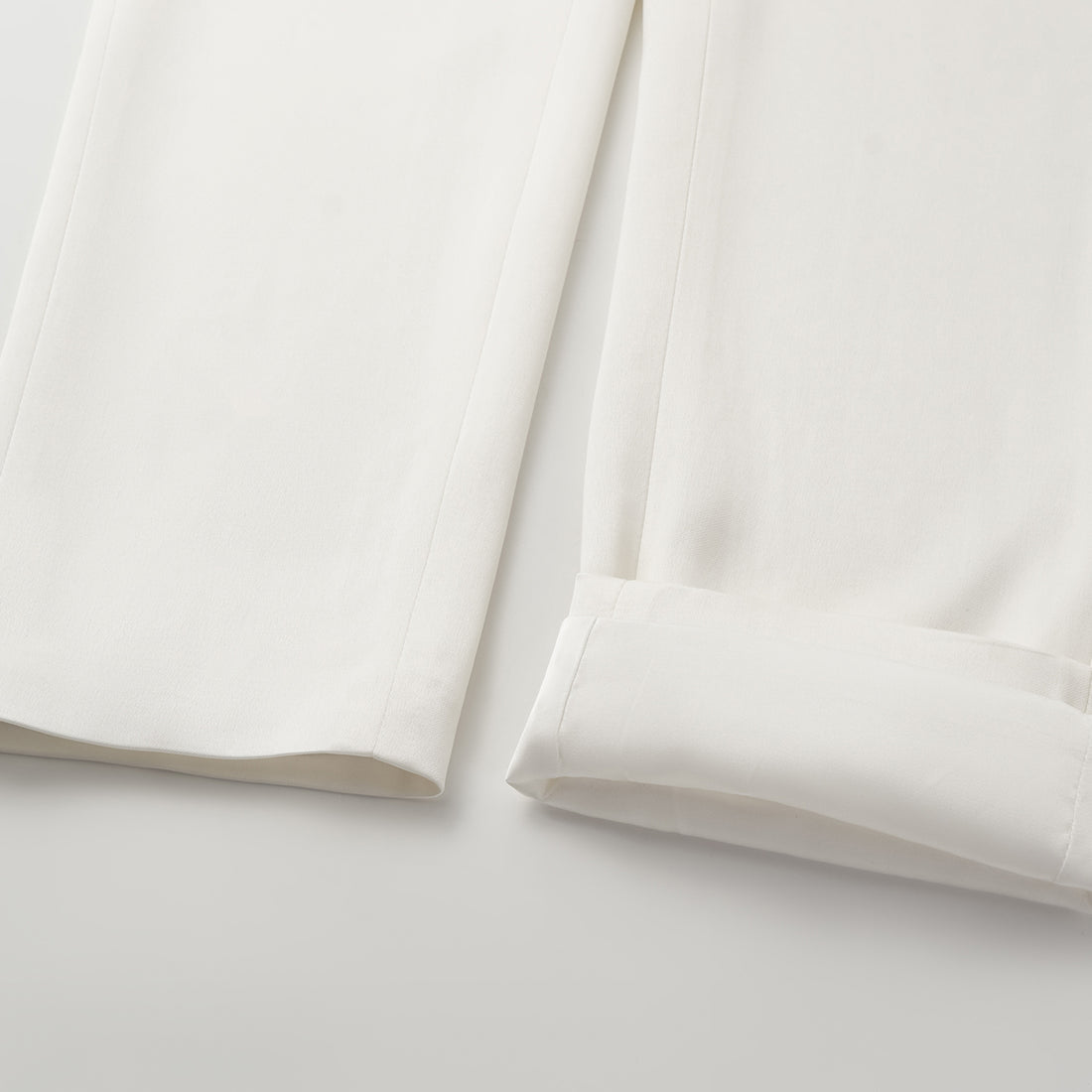 "Easy-go Chic" Heavy Acetate Cropped Pants - Simple White 