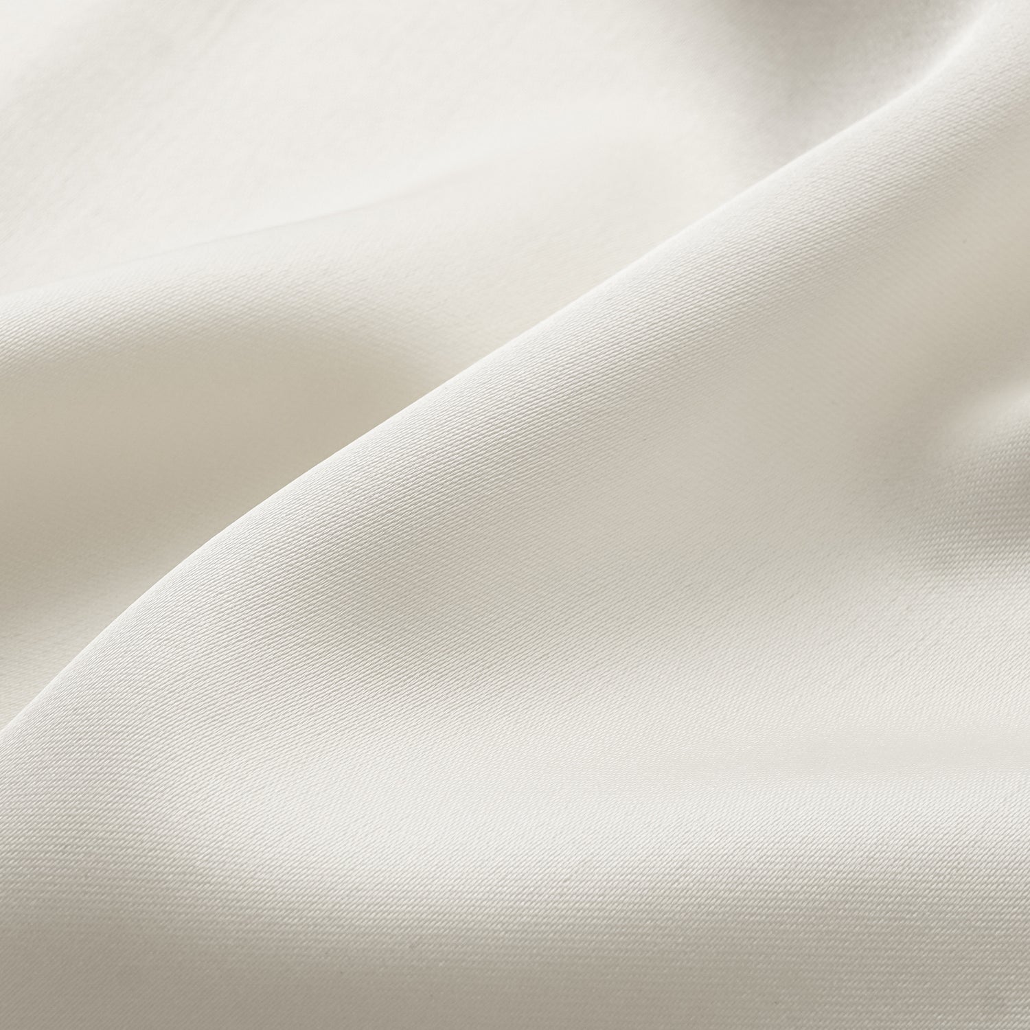 “Easy-go Chic” 重磅醋酸休閒罩衫—簡光白