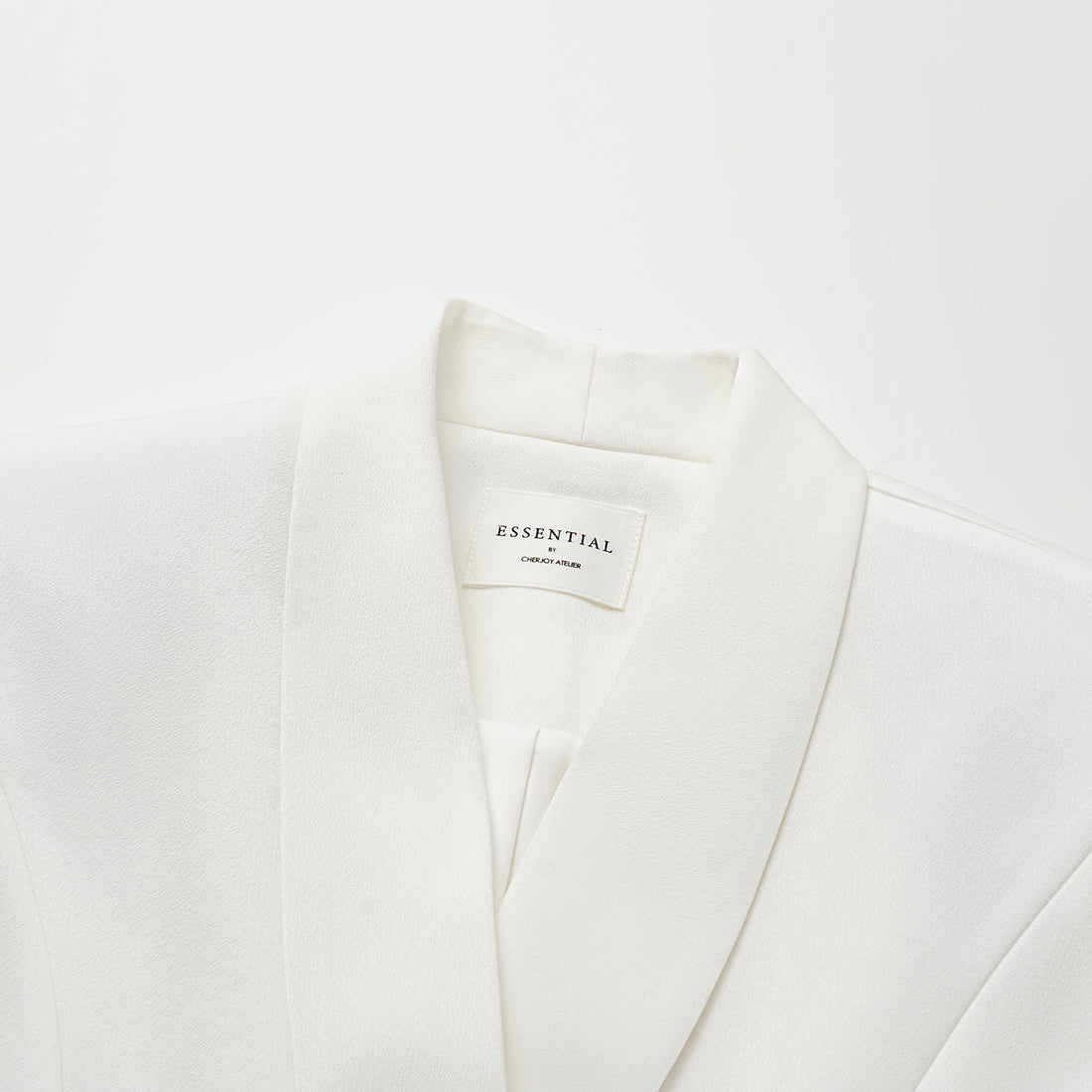 "Speak Sleek." 醋酸雙排扣西裝外套—White