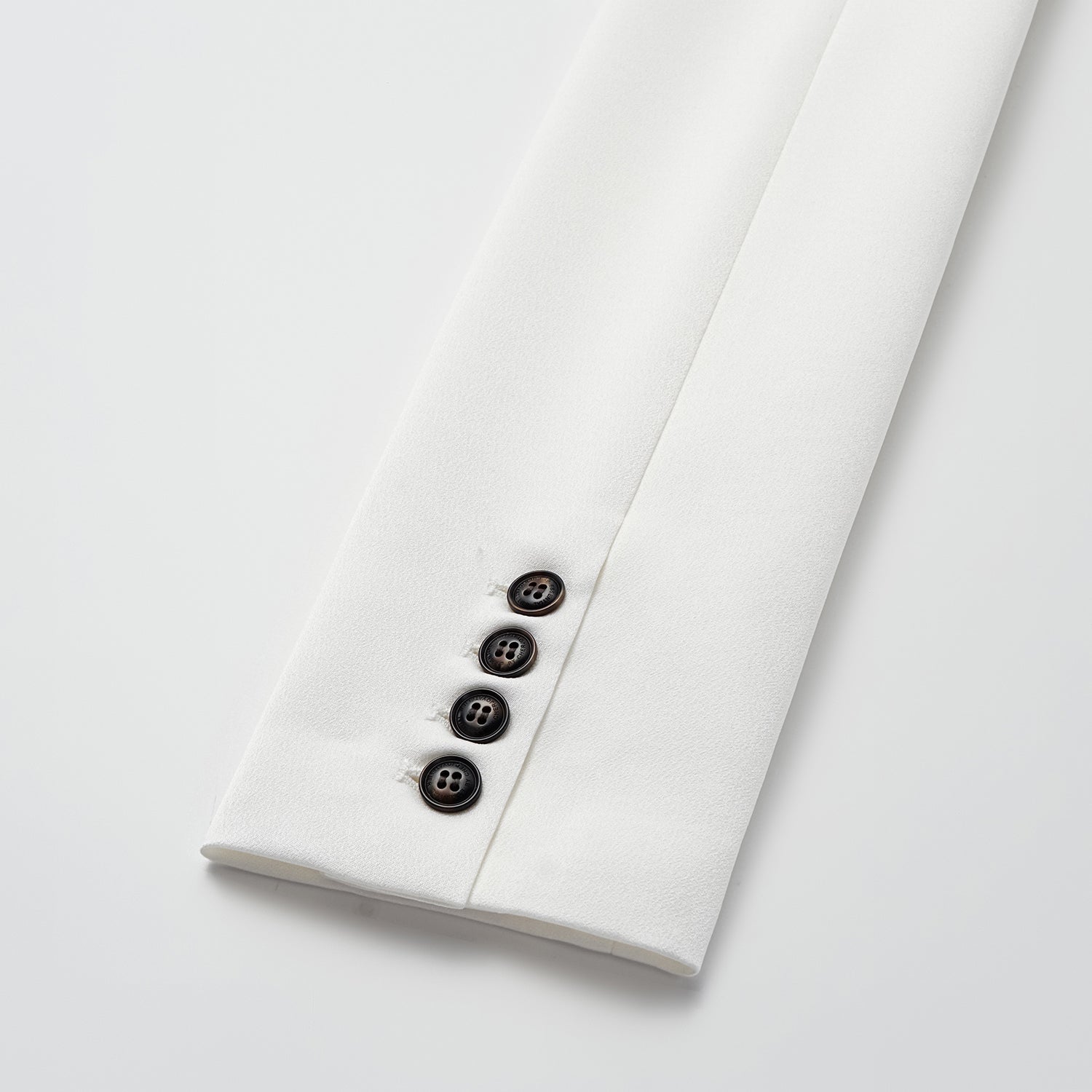 "Speak Sleek." 醋酸雙排扣西裝外套—White