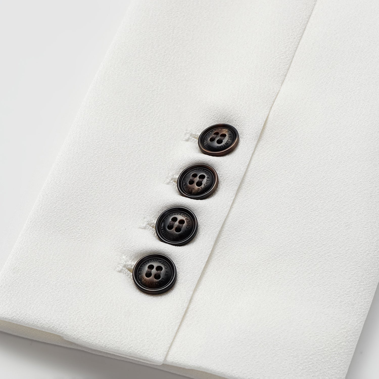 "Speak Sleek." 醋酸雙排扣西裝外套—White