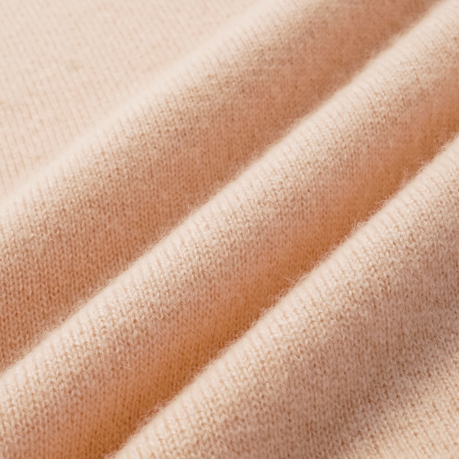 “Cash-In Collection 財“ 100% Baby Cashmere 五分袖V領上衣（Yarn by Loro Piana）— Nude