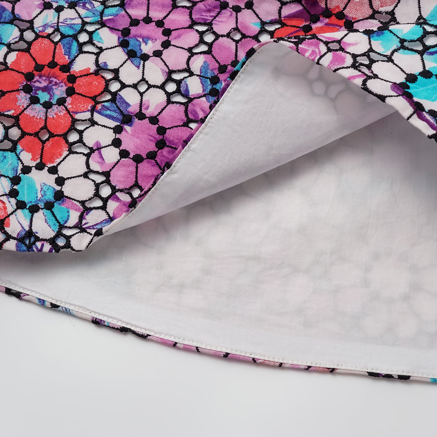 “Brunch in Provence” 義大利彩墨蕾絲短褲— 綺紫夢春 Lavender Reverie