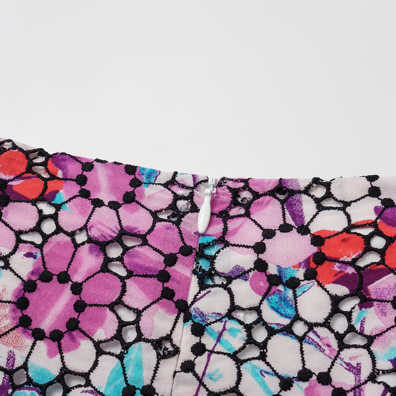 “Brunch in Provence” 義大利彩墨蕾絲短褲— 綺紫夢春 Lavender Reverie